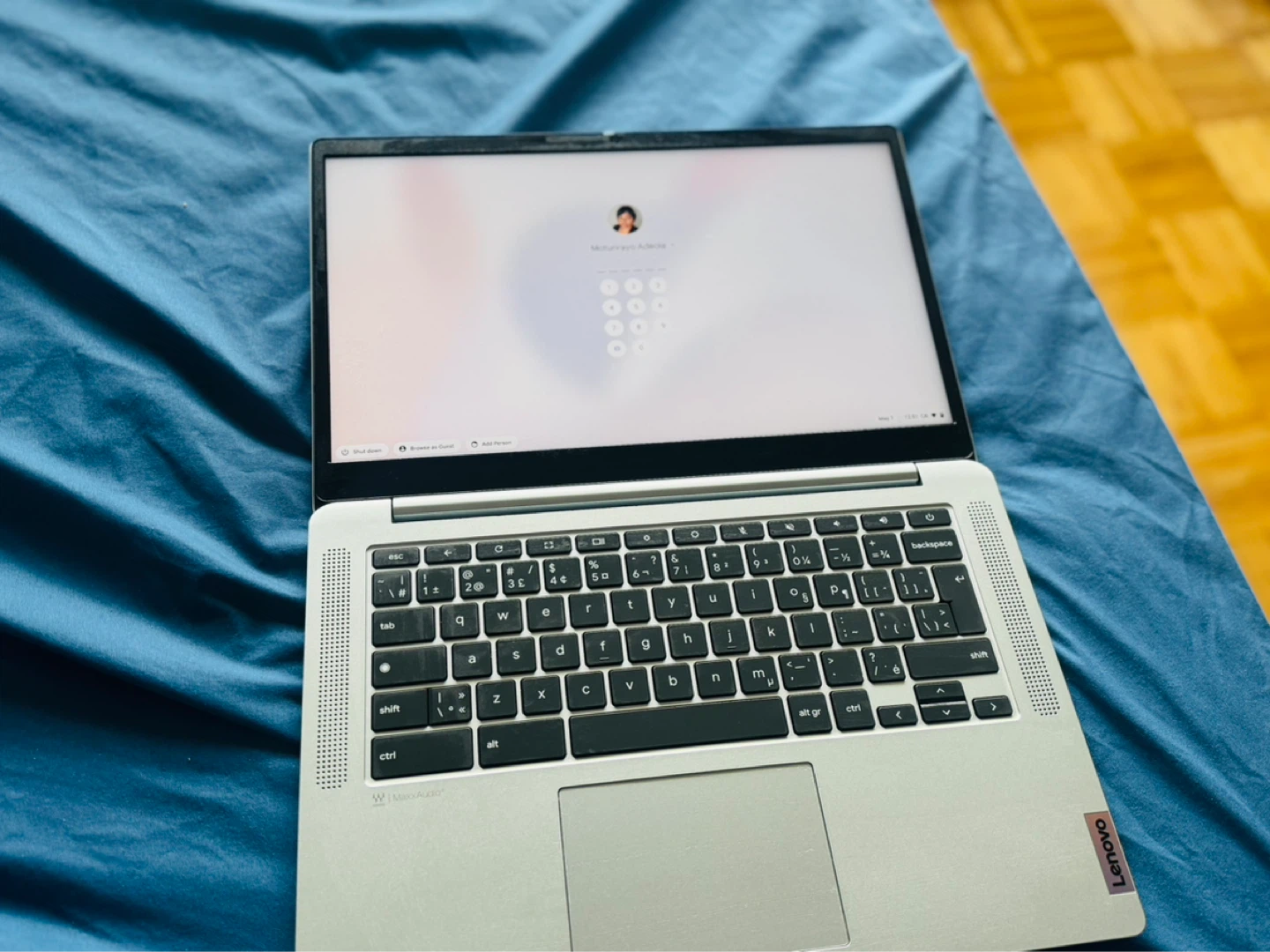 Lenovo Chromebook Laptop - photo 3