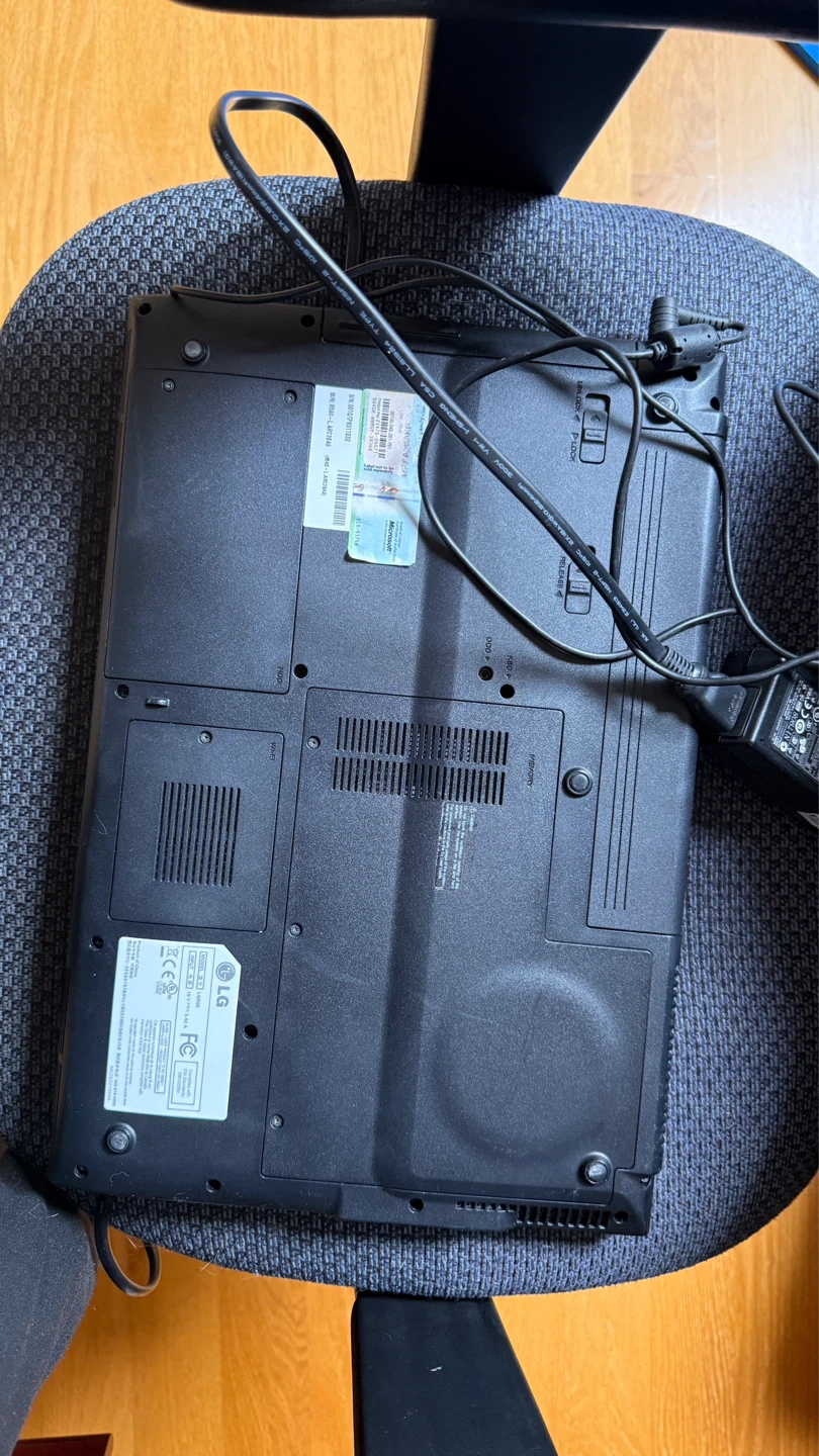 LG Laptop LGR58 - photo 2