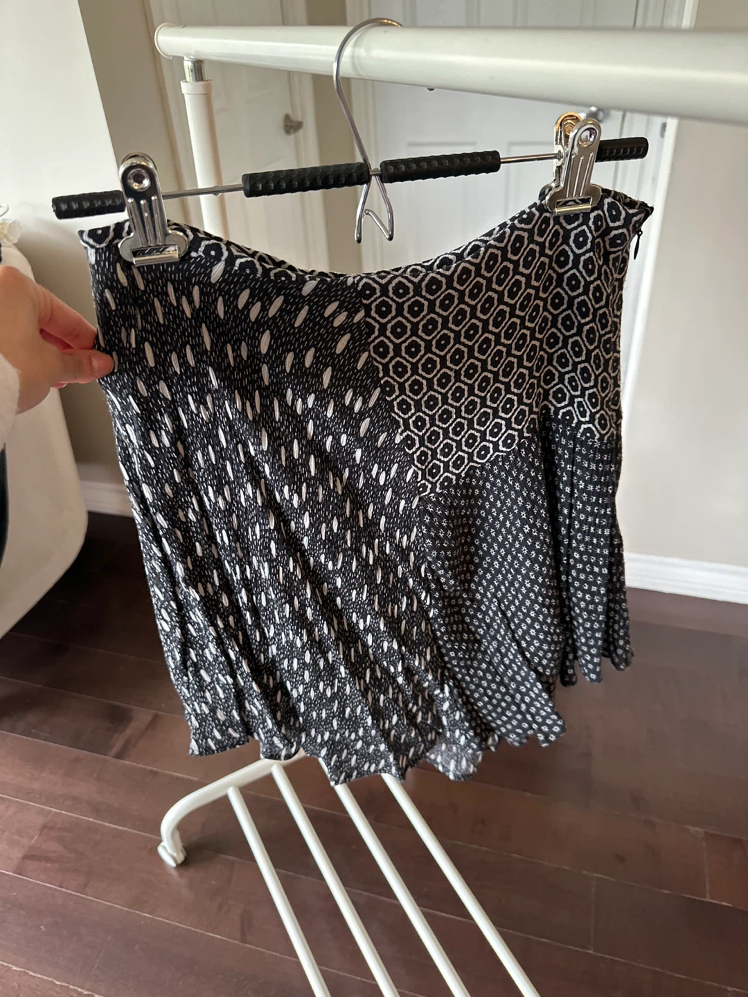 H&M Black & White Patterned Mini Skirt - photo 2