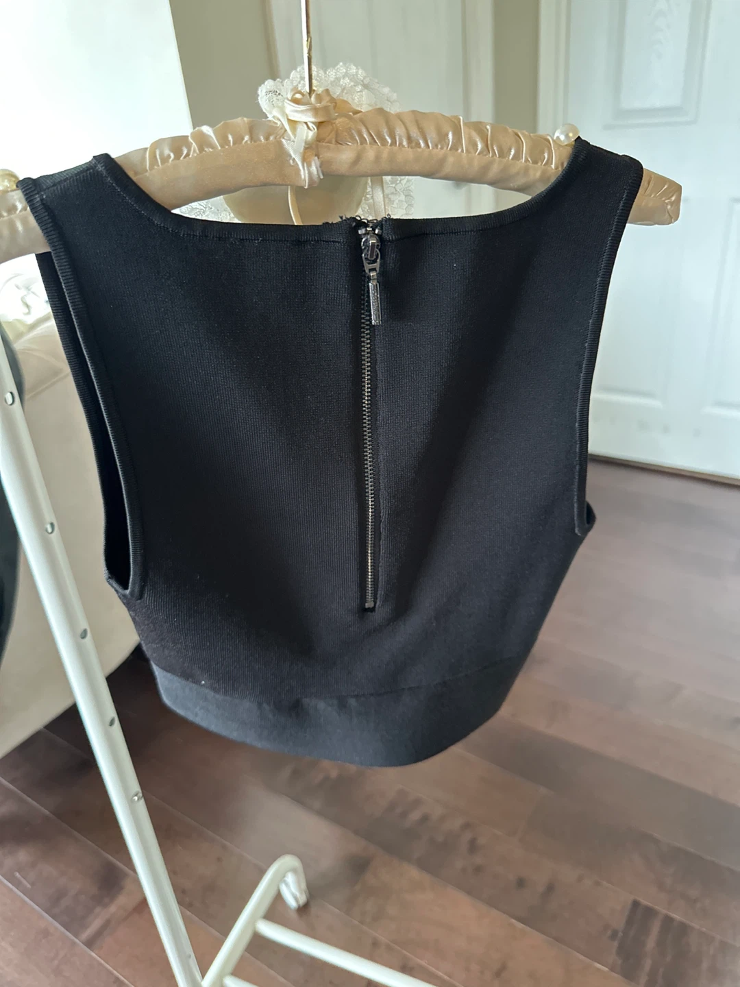 GUESS Black Sleeveless V-Neck Cropped Top & Skirt Set Size XS/S - photo 3