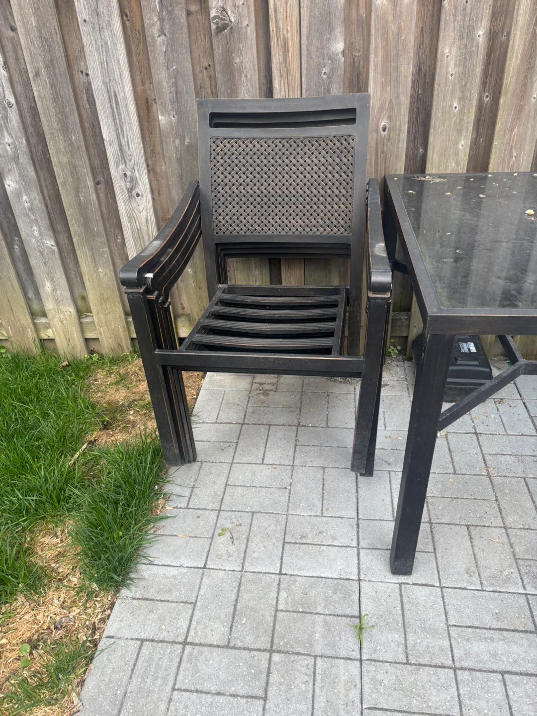 Outdoor patio dining table and chairs - photo 3