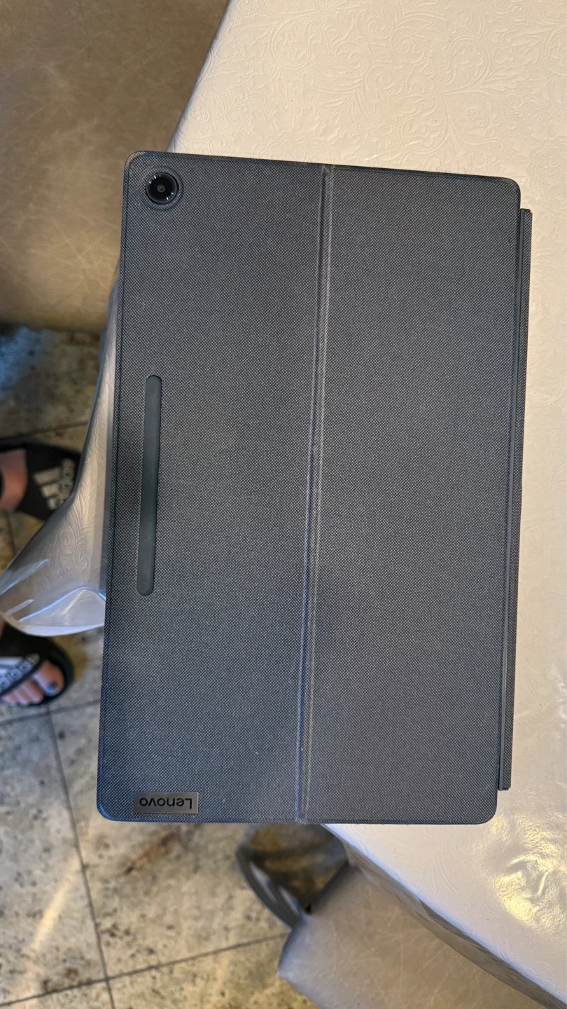 Lenovo IdeaPad Duet 5 Chromebook (13Q7C6) - won't turn on - photo 2