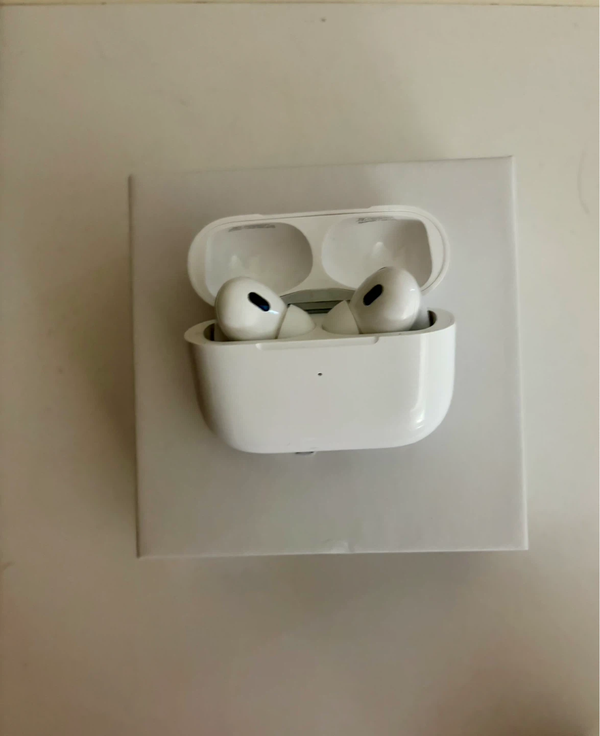AirPods Pro (2nd Gen) with MagSafe Charging Case - photo 5