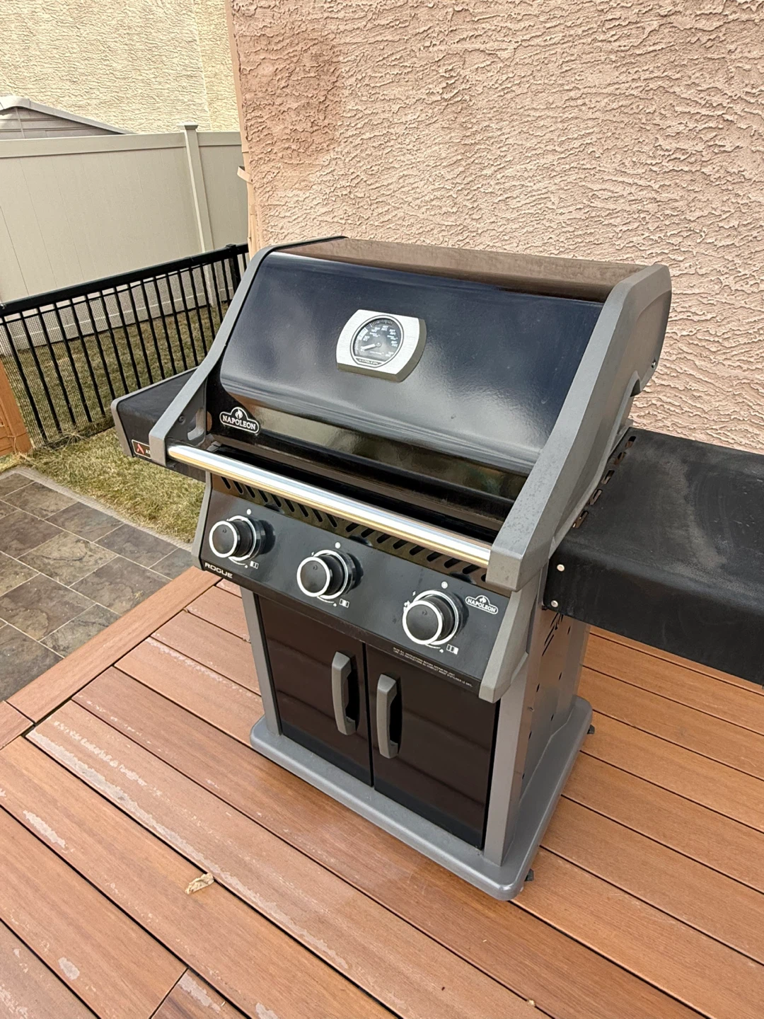 Napoleon Rogue 3-Burner Gas Grill - photo 3