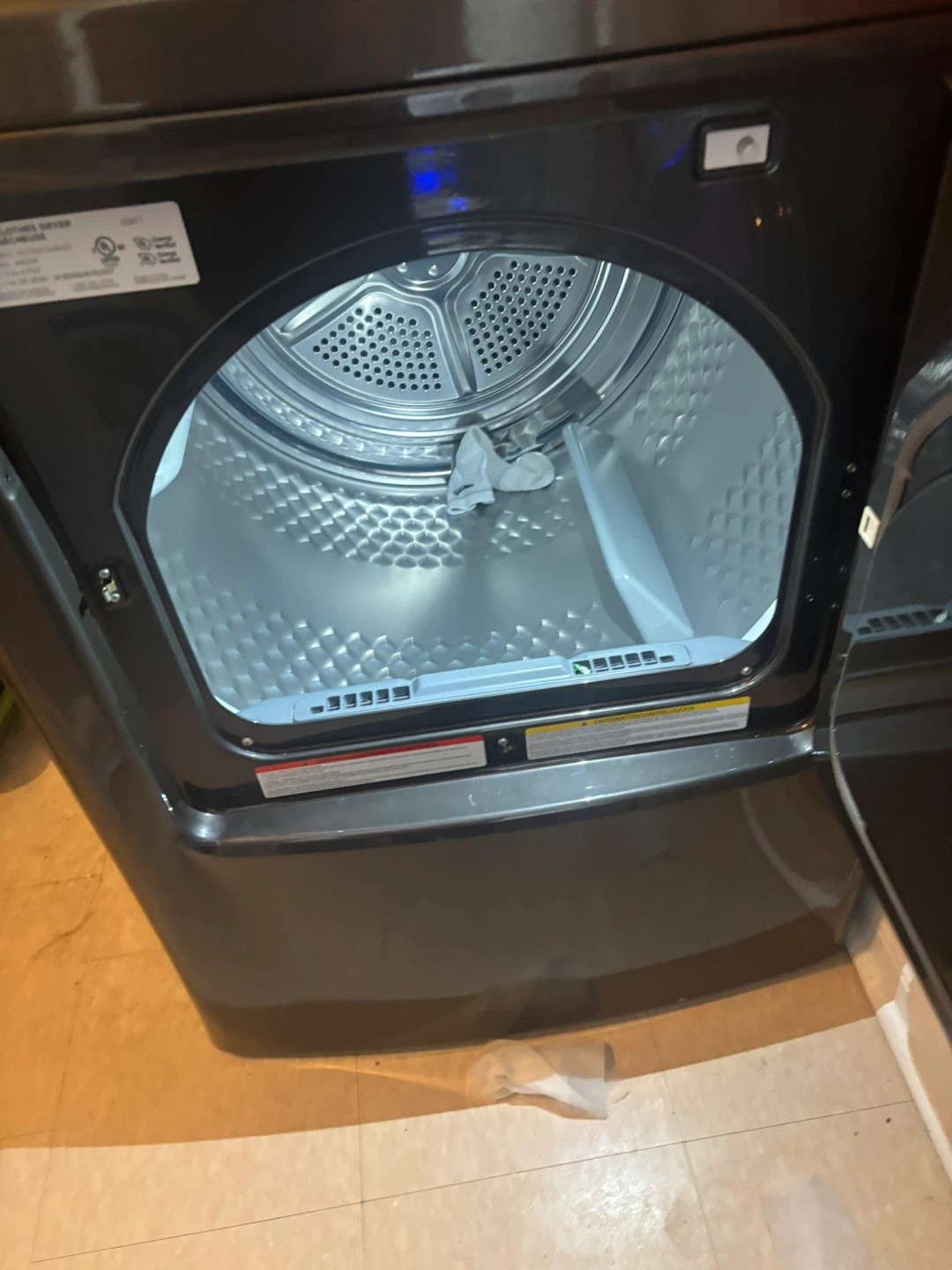 Inglis White Top Load Washing Machine & Midea Grey Dryer - photo 3