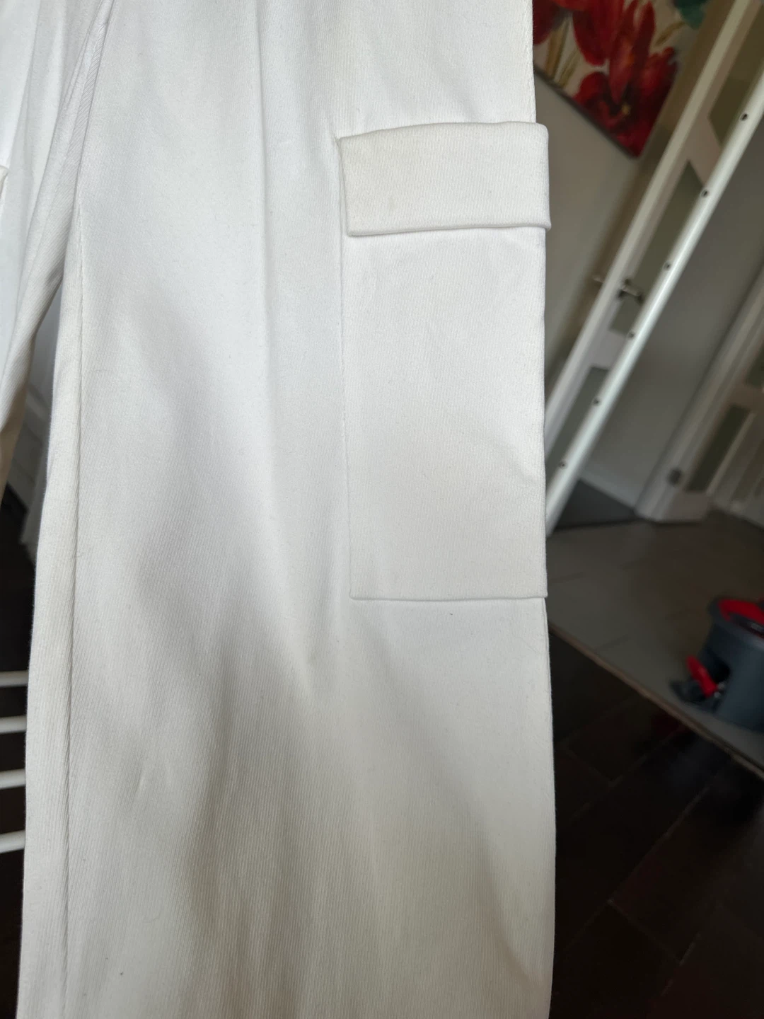 Club Monaco Cream Cargo Capris Size 6 - photo 4