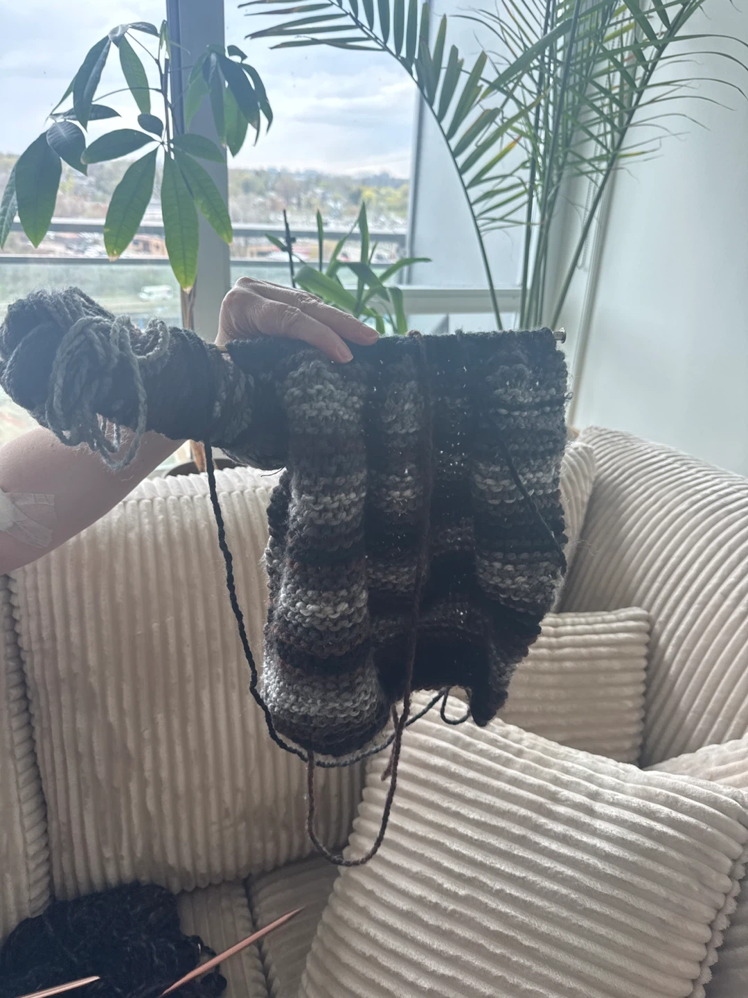 Yarn and Knitting Needles Bundle - photo 3