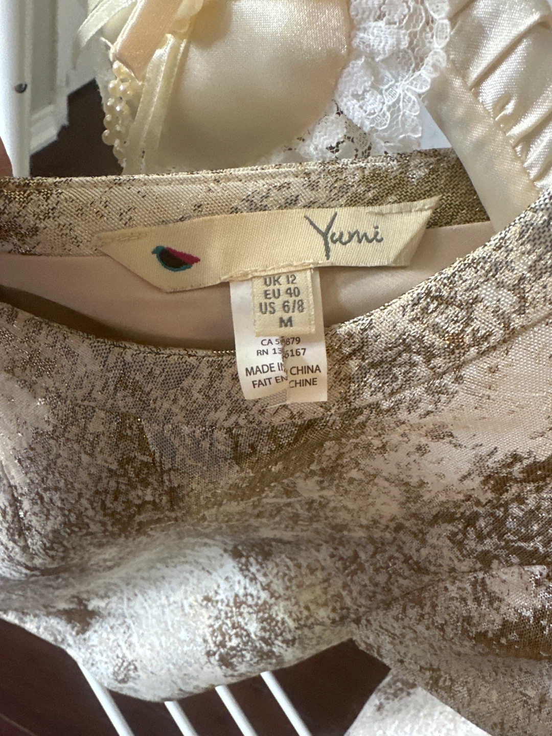 Yumi Gold & White Metallic Patterned Skirt and Top Set - photo 3