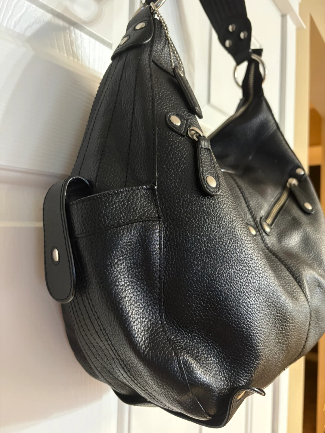 DANIER Black Leather Hobo Handbag - photo 2