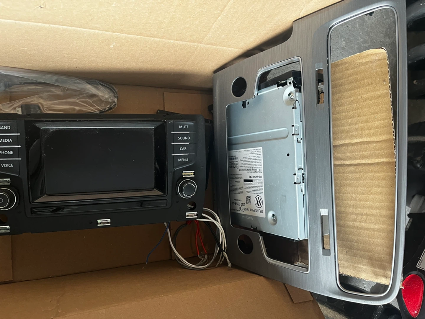 Volkswagen Infotainment System with SD Card Slot