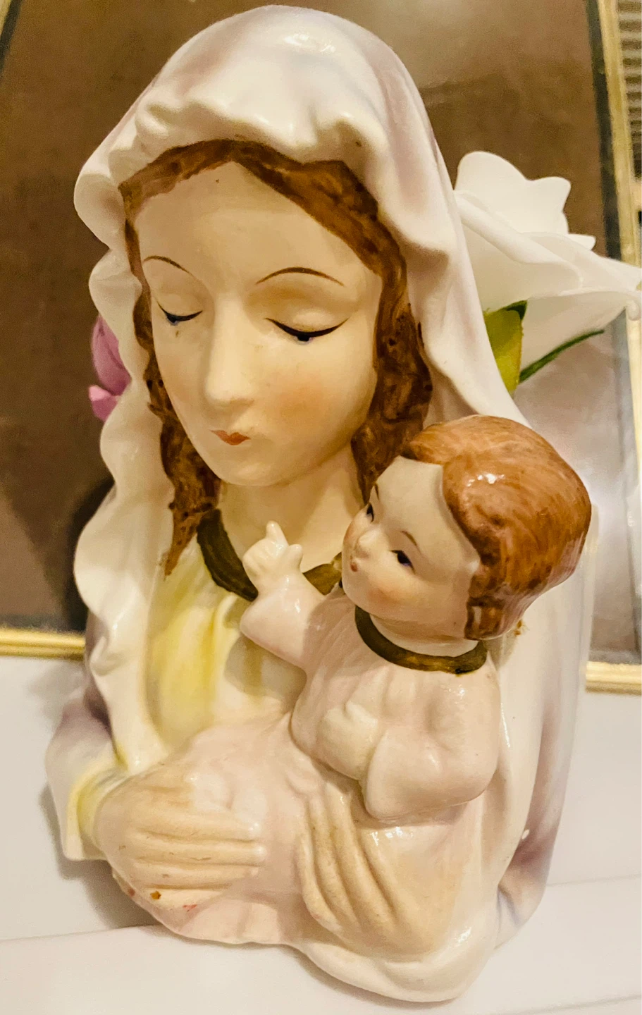 Madonna and Child Figurine with flower holder - photo 2
