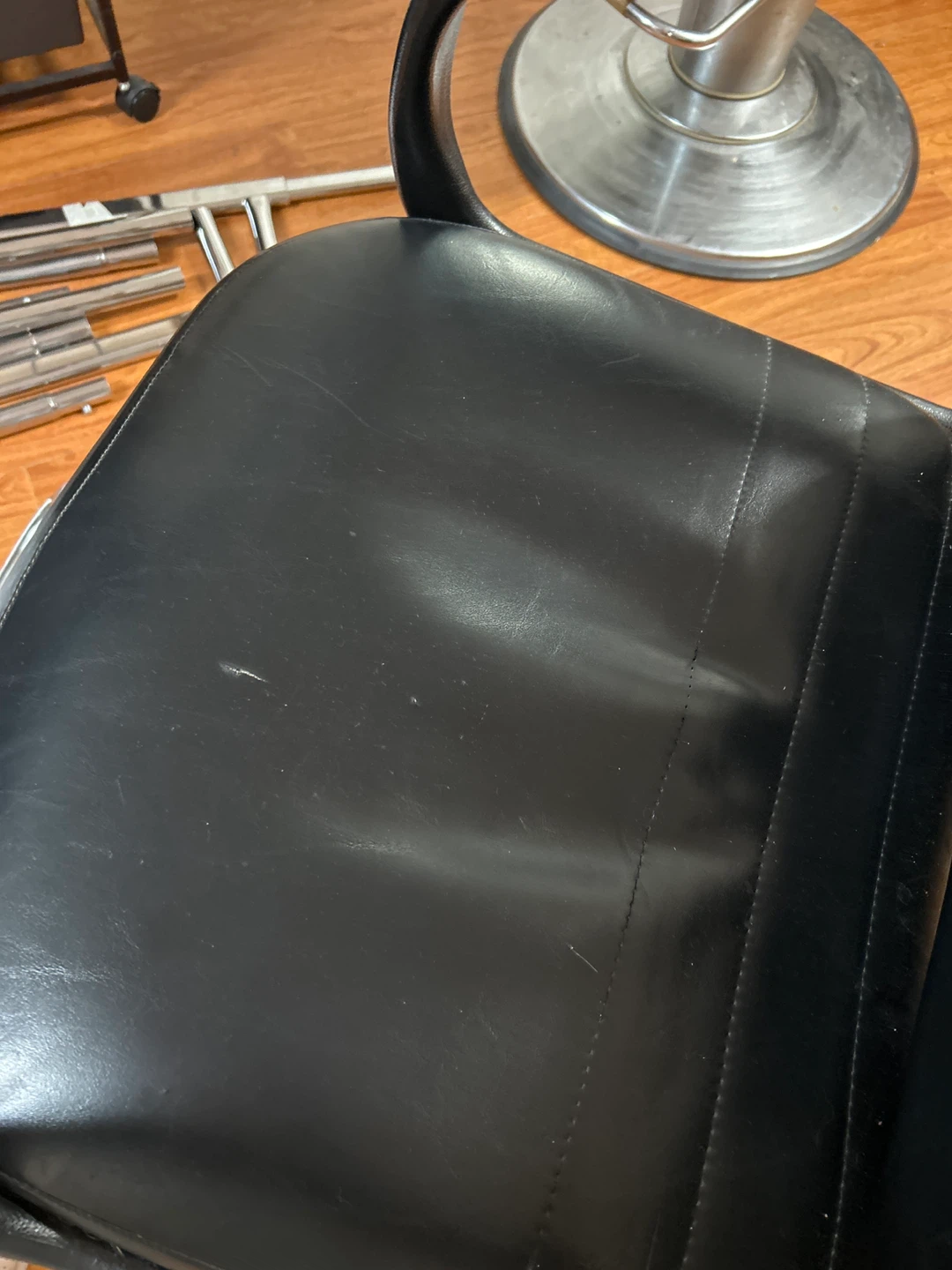 Black Salon Chair - photo 4