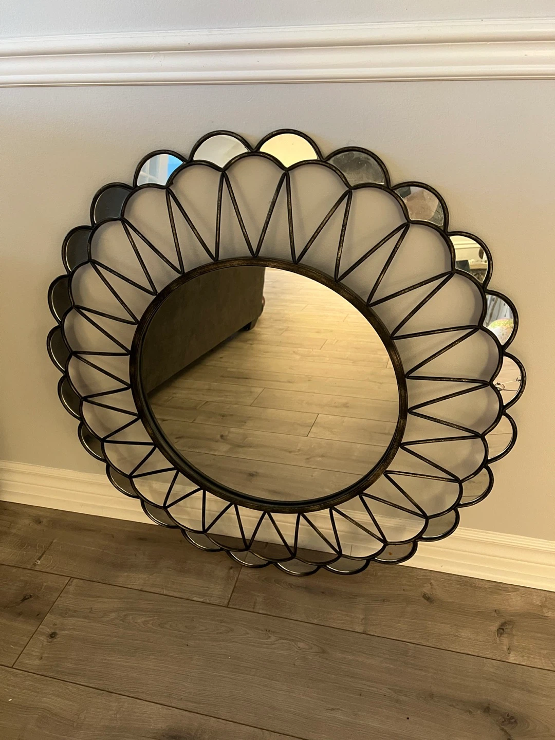 Stunning Stylish Mirror - photo 4
