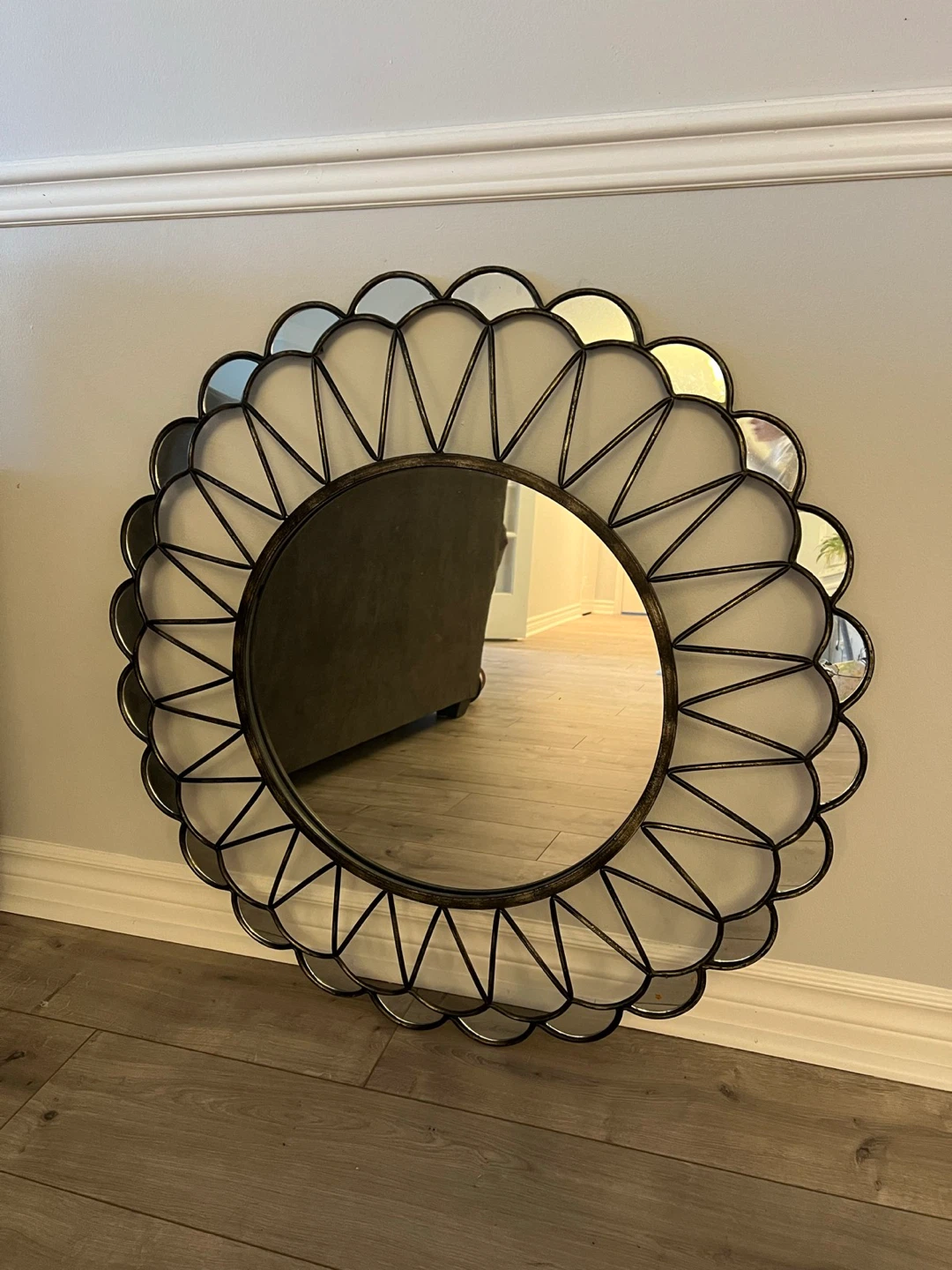 Stunning Stylish Mirror - photo 2