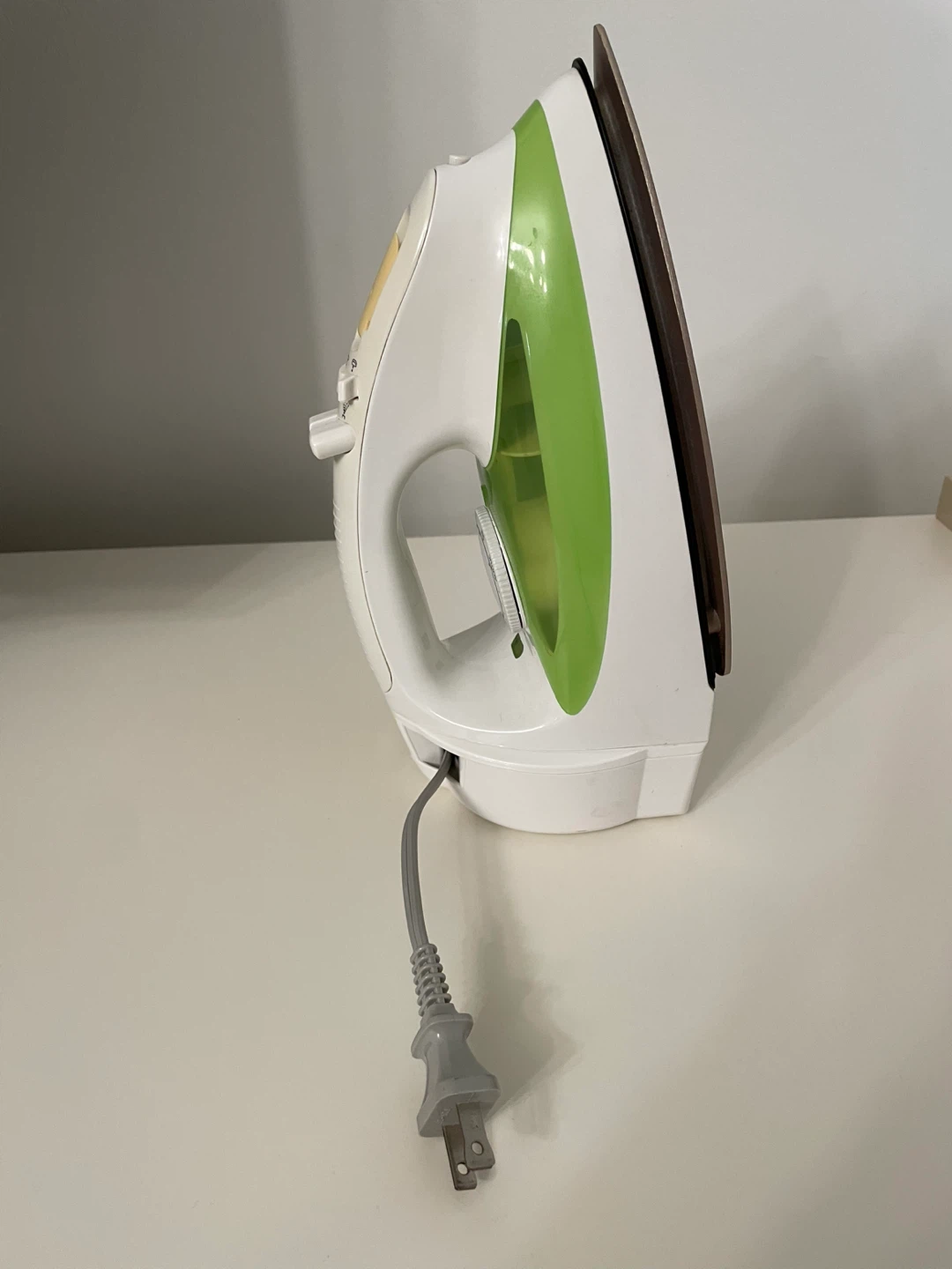 Panasonic NI-S300TR Steam Iron - photo 4