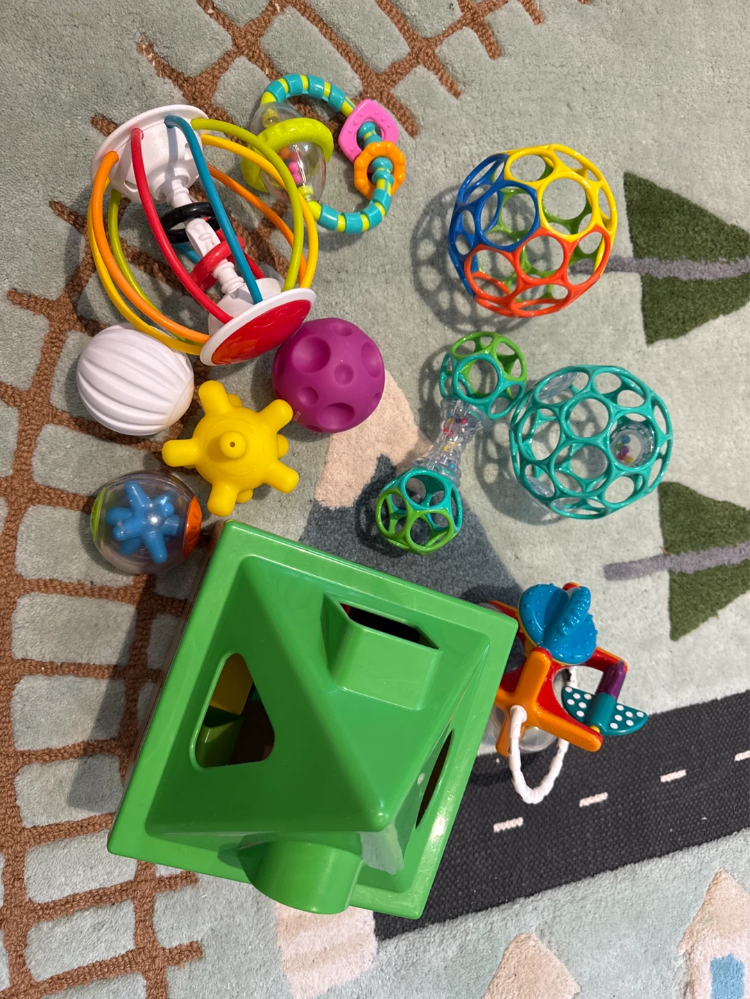 Assorted Montessori Baby Toys: Oball, shape sorter