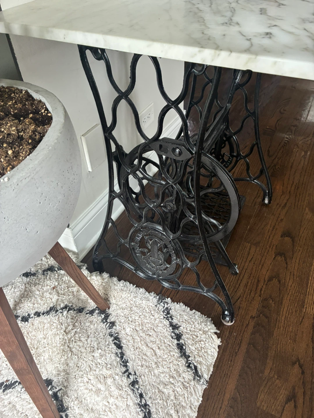 Vintage Sewing Machine Table with Marble Top - photo 5