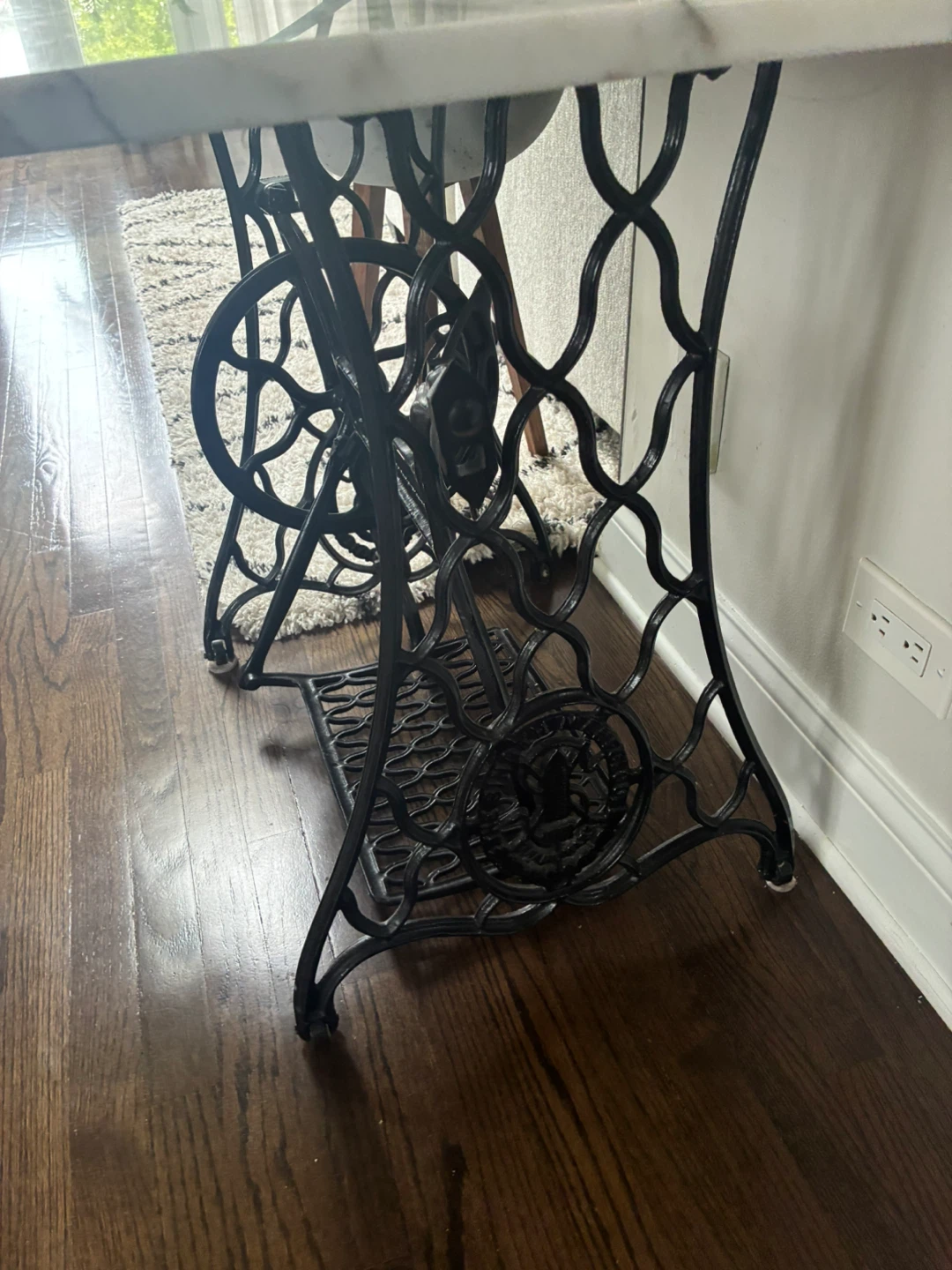 Vintage Sewing Machine Table with Marble Top - photo 4
