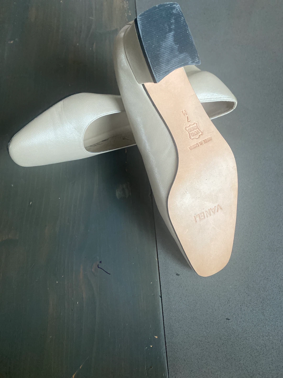 Vaneli Women's Beige Leather Block Heel Pumps Size 7 M - photo 3