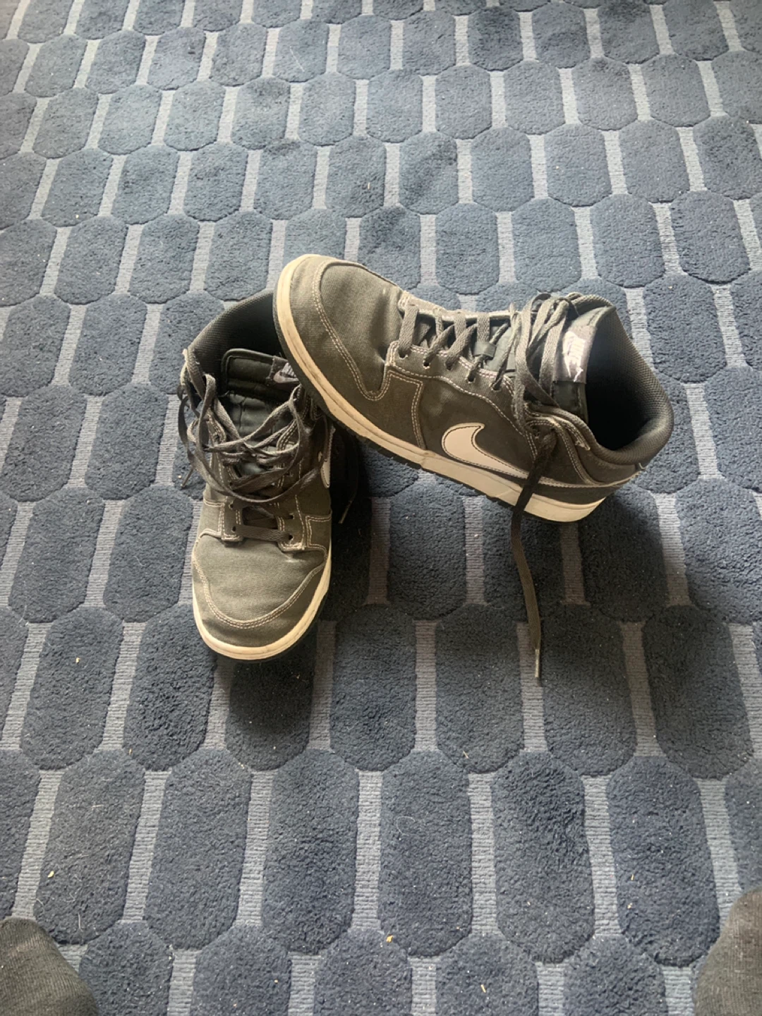 Nike Dunk High Top Sneakers Size 9 - photo 2