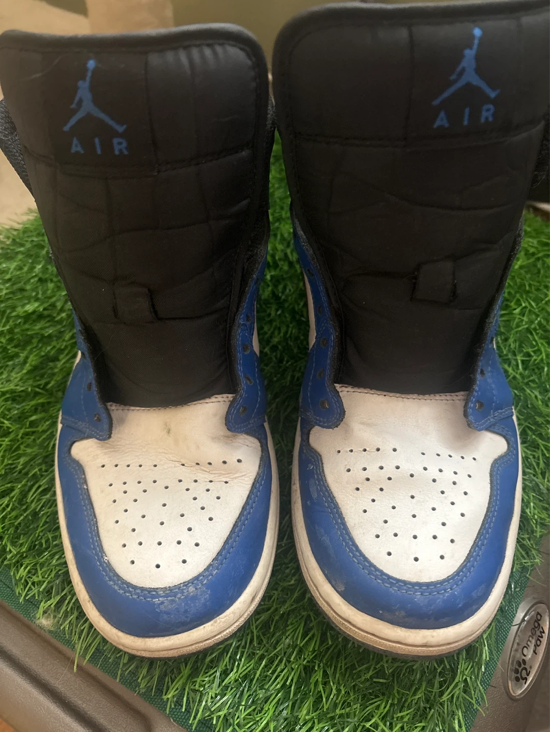 Air Jordan 1 High OG "Royal" Sneakers - photo 2