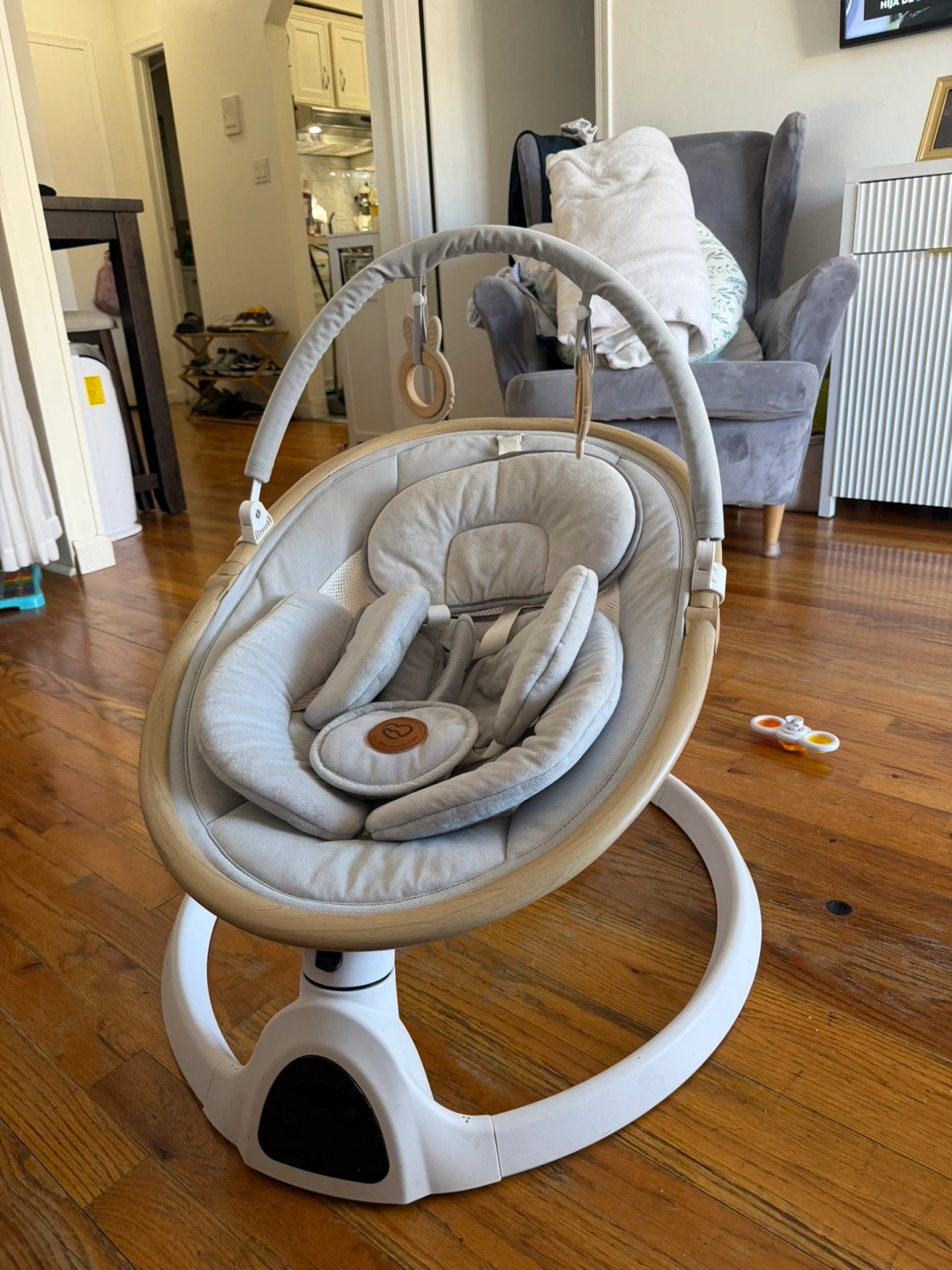 Light Grey Baby Rocker with Wood Trim - photo 4