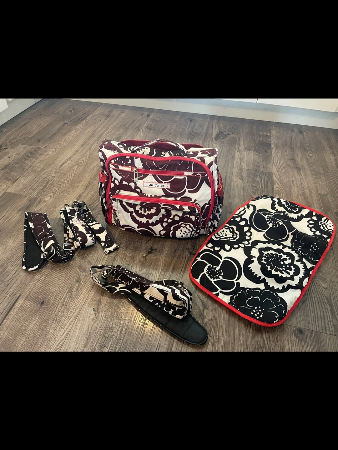 Ju-Ju-Be Diaper Bag Set with Changing Pad - photo 2