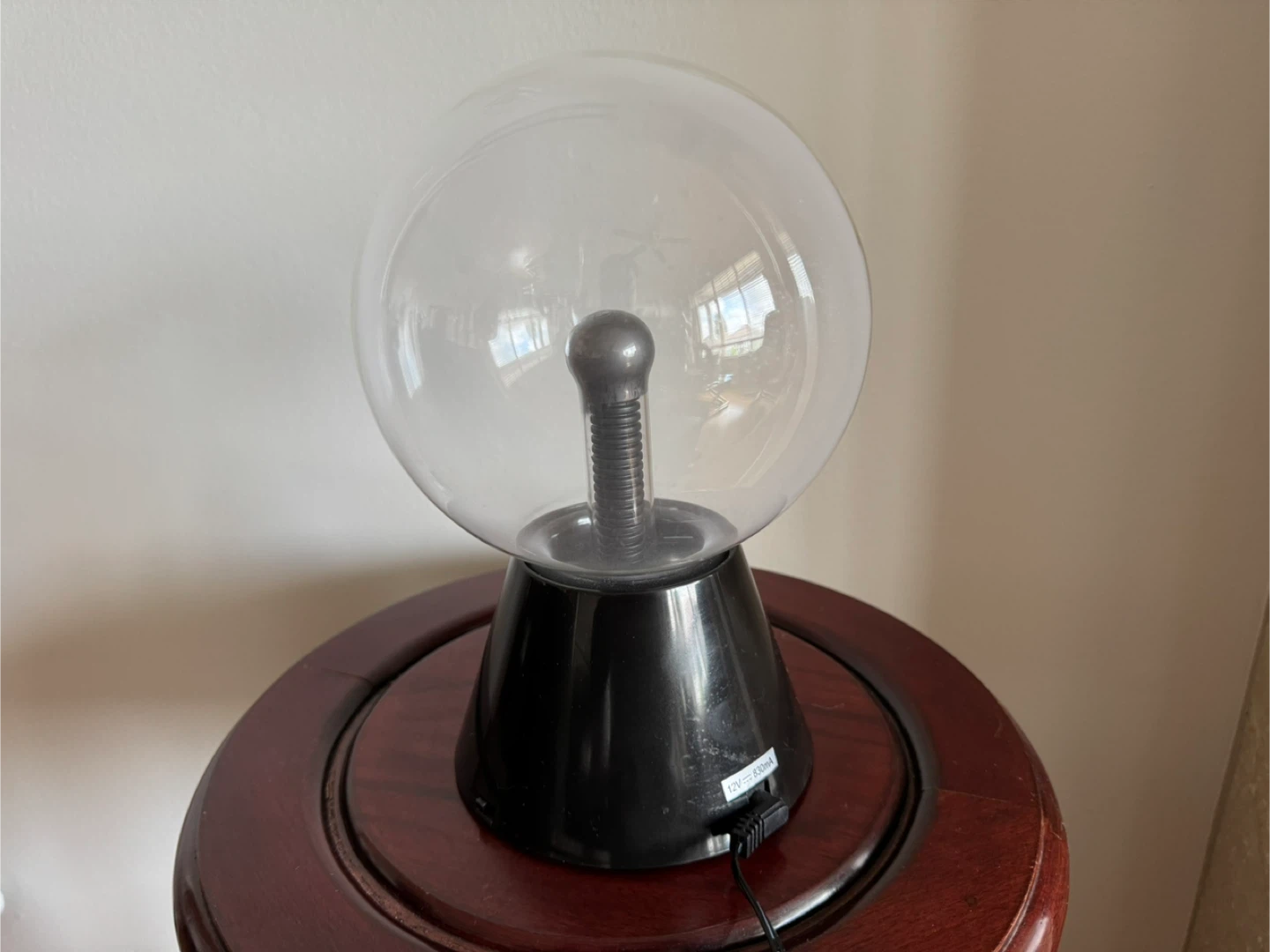 Interactive 6″ Plasma Ball – Purple with Black Base - photo 3
