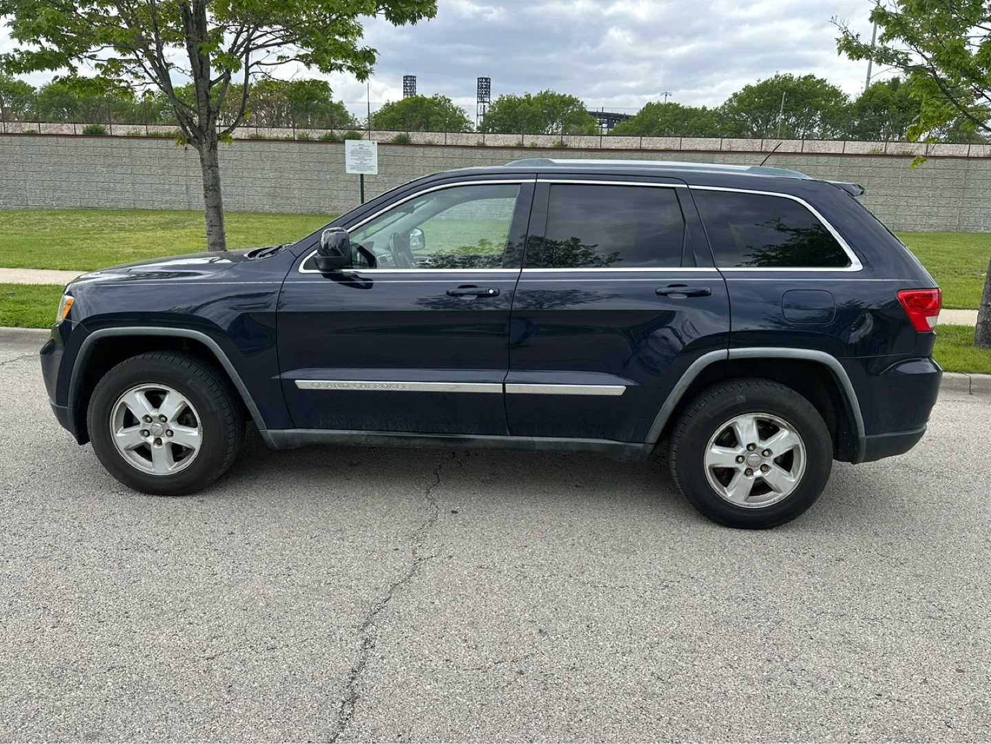 2012 Blue Jeep Grand Cherokee 4x4 90k miles