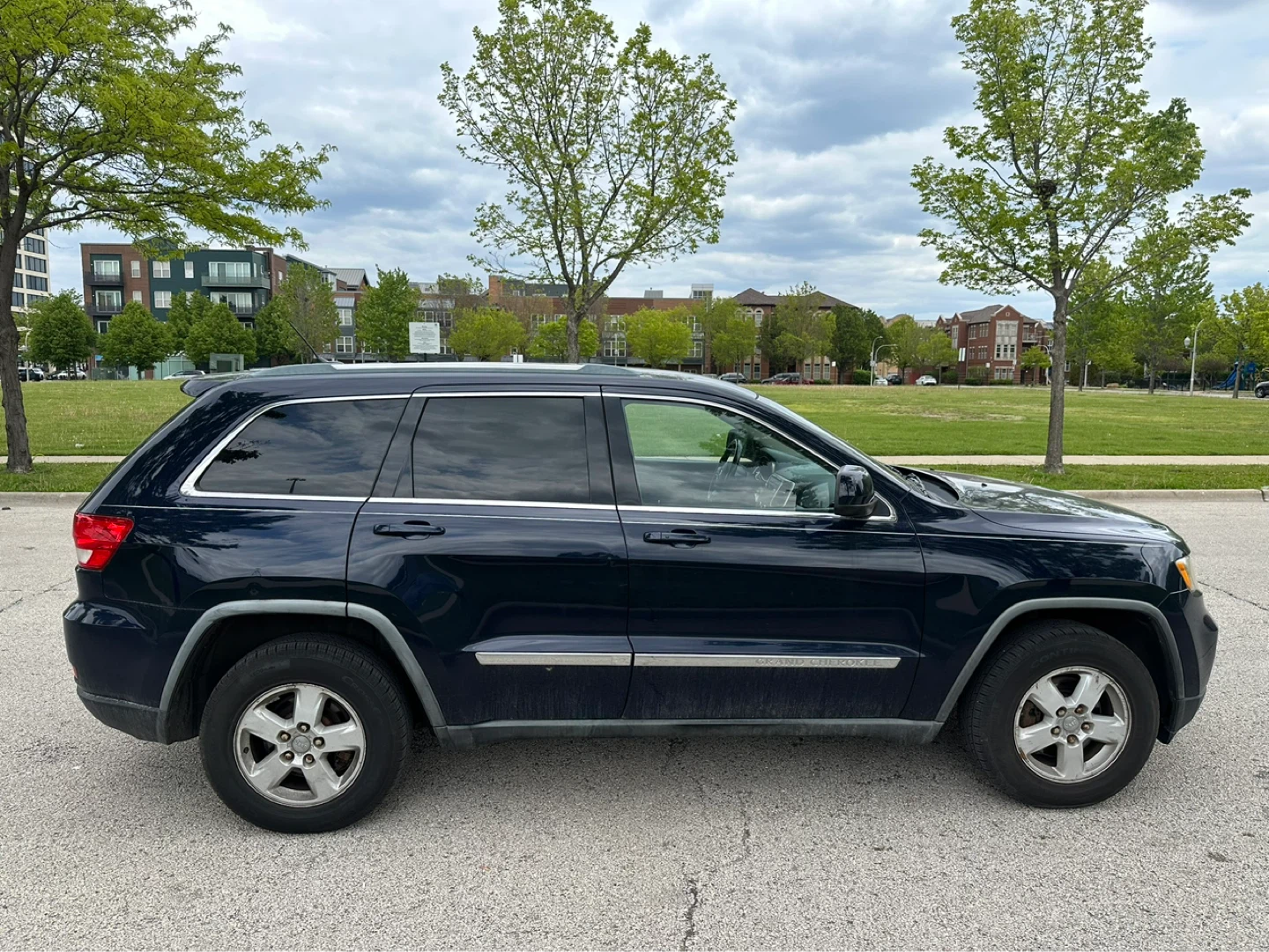 2012 Blue Jeep Grand Cherokee 4x4 90k miles - photo 2