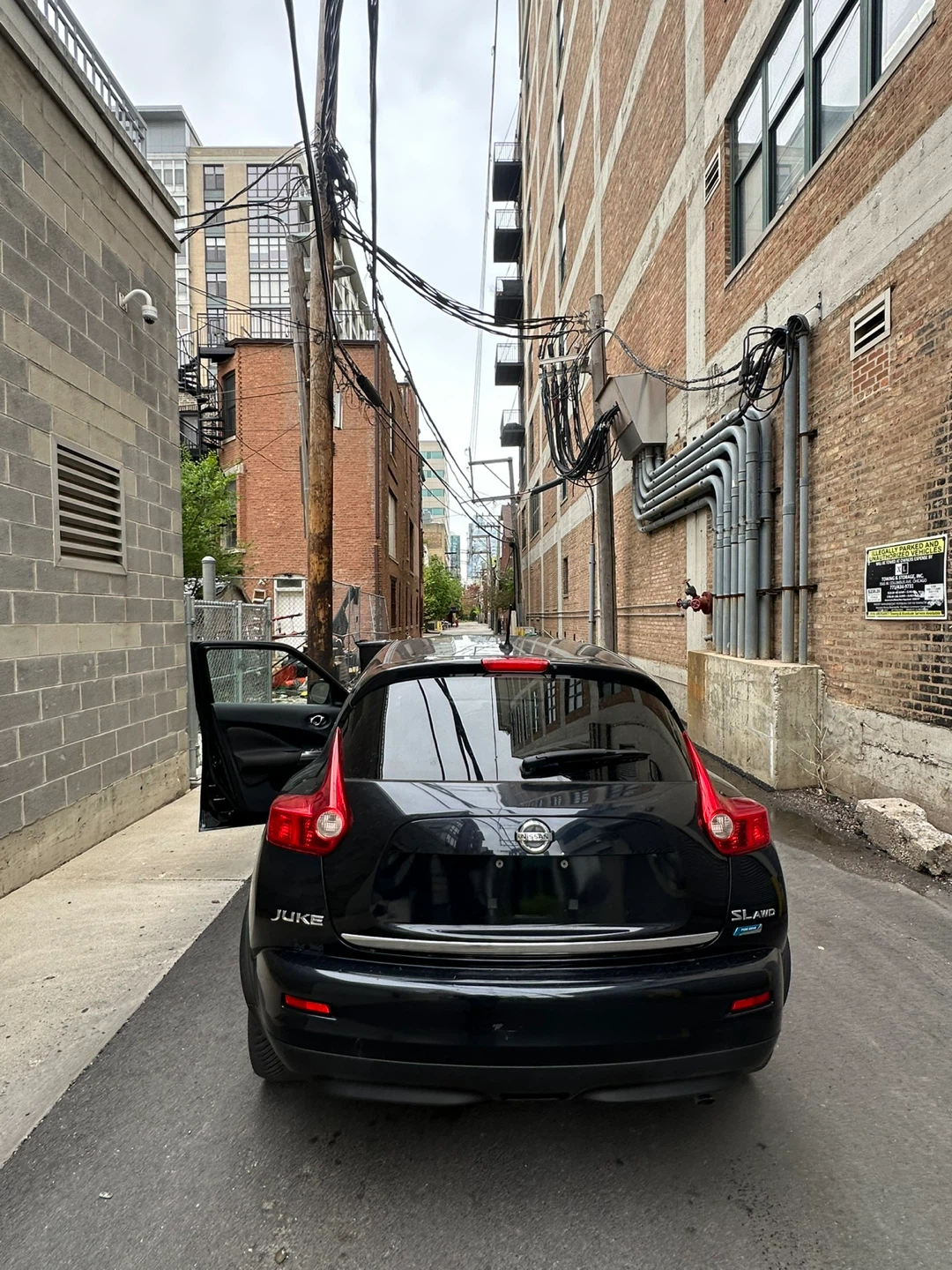 2013 Black Nissan Juke SUV 97k - photo 4