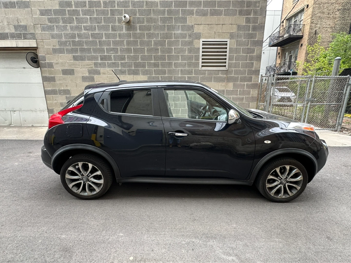 2013 Black Nissan Juke SUV 97k