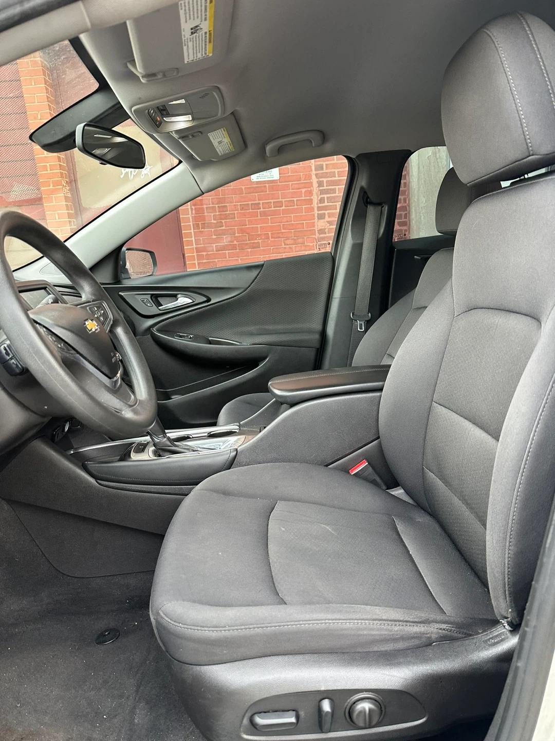 2016 Chevrolet Malibu LT Sedan - Silver - photo 5