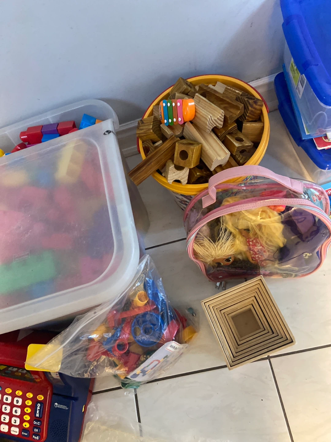 Day care stuff /book/ toys - photo 5