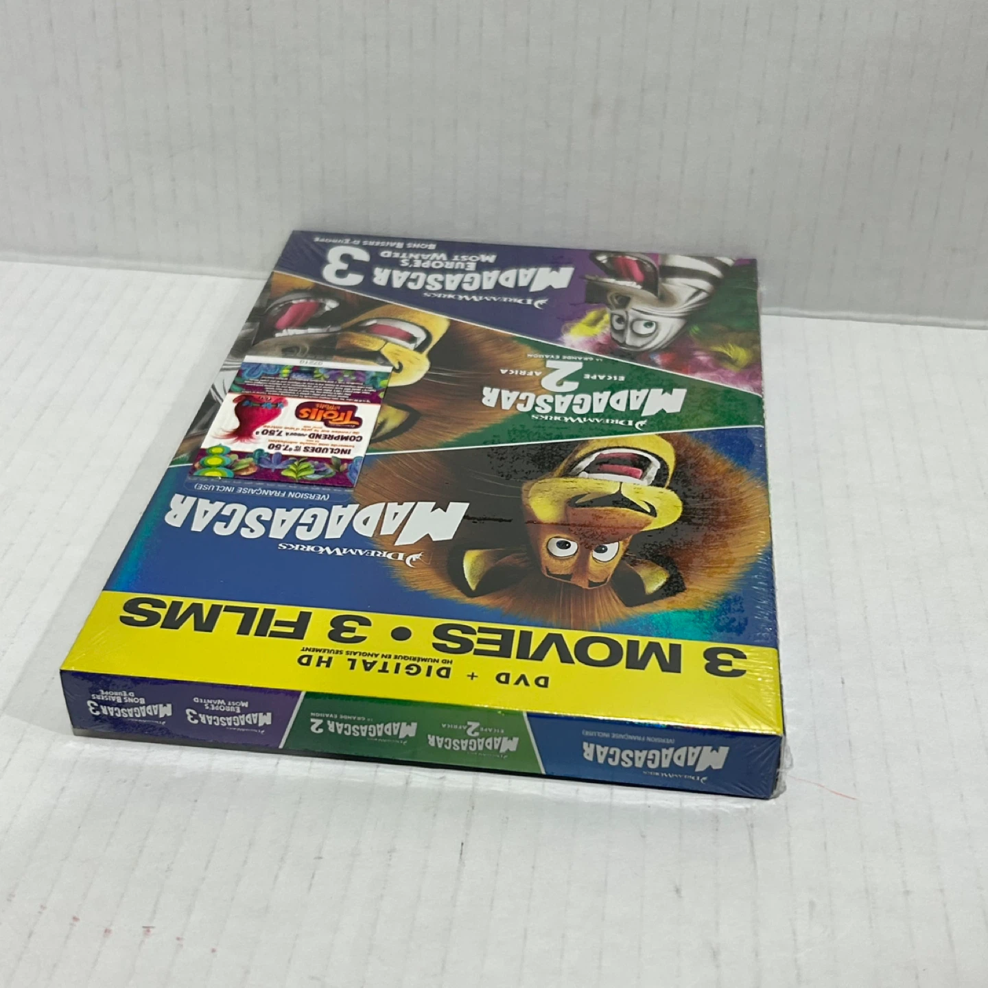 Madagascar 3 movie DVD set new - photo 4