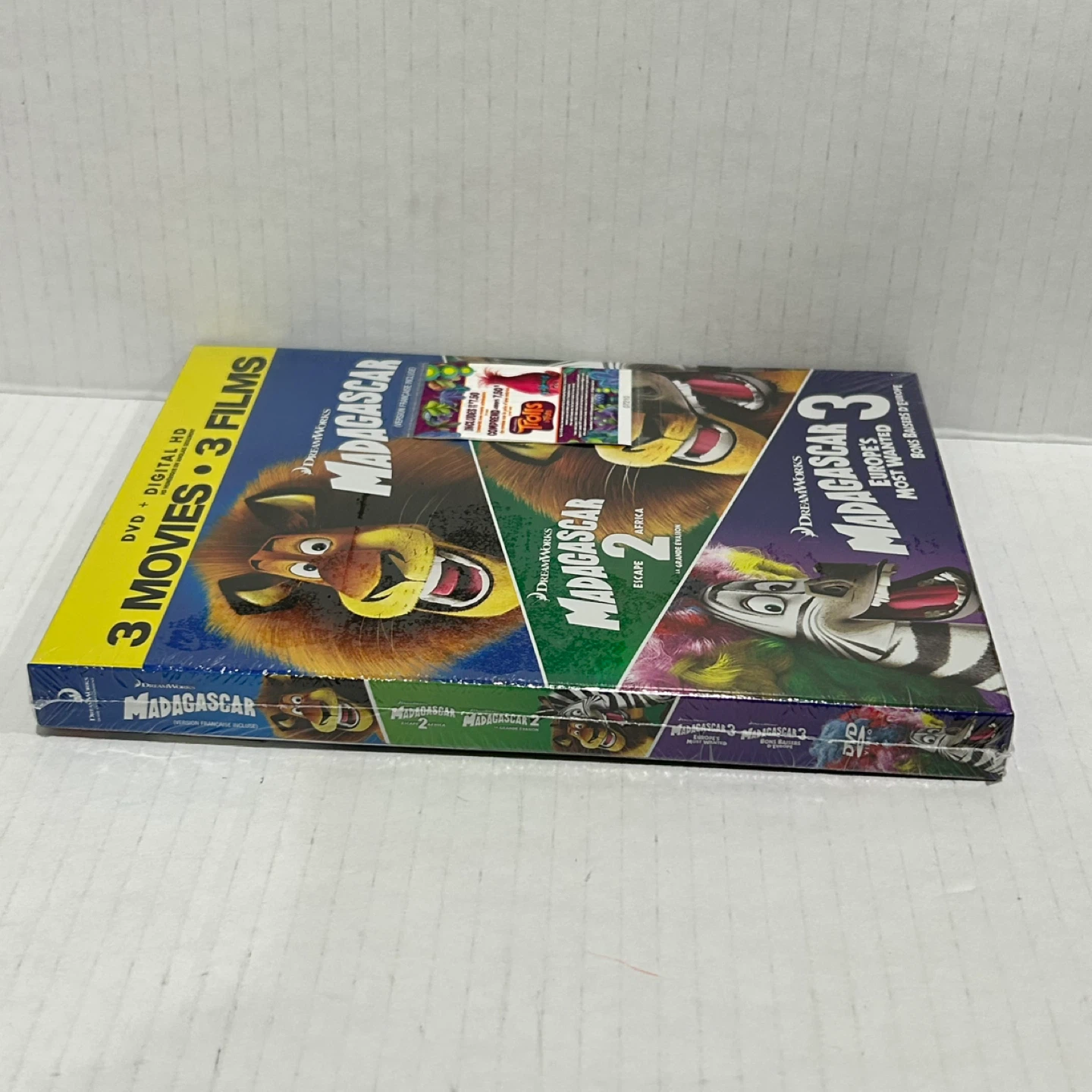 Madagascar 3 movie DVD set new - photo 3