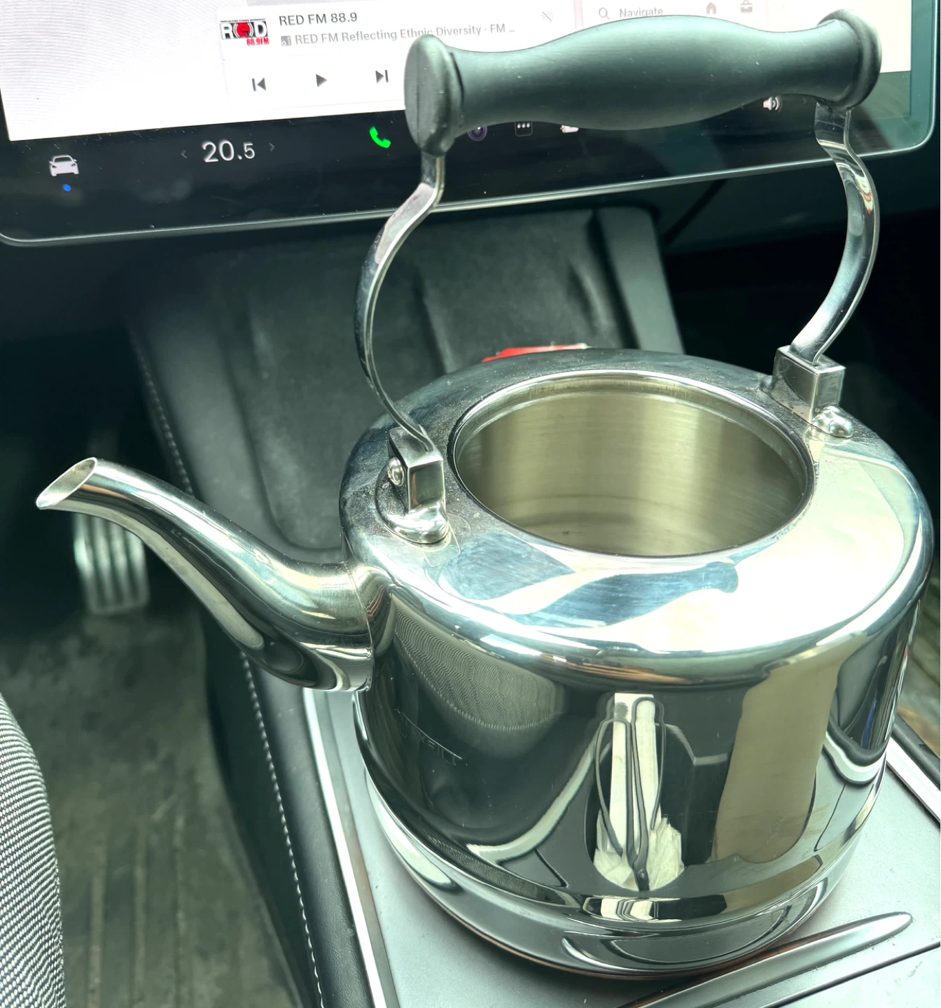 Stainless Steel Kettle with Black Handle - photo 2