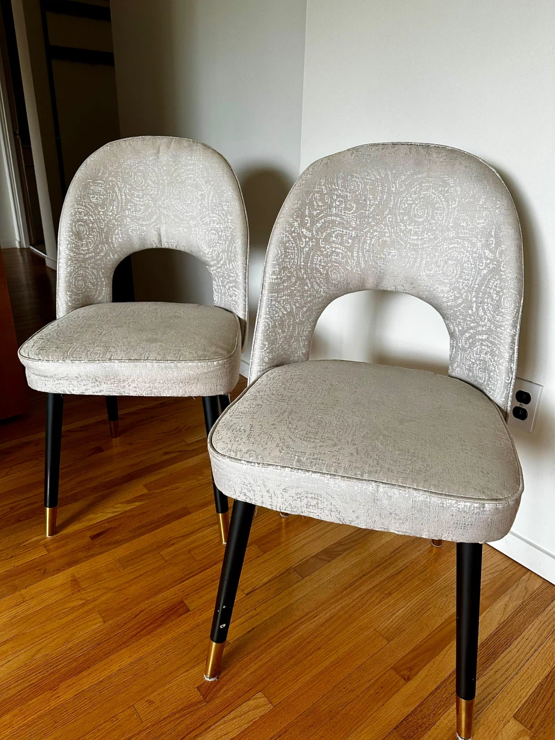 Set of 2 Accent Chairs - Grey Patterned Upholstery