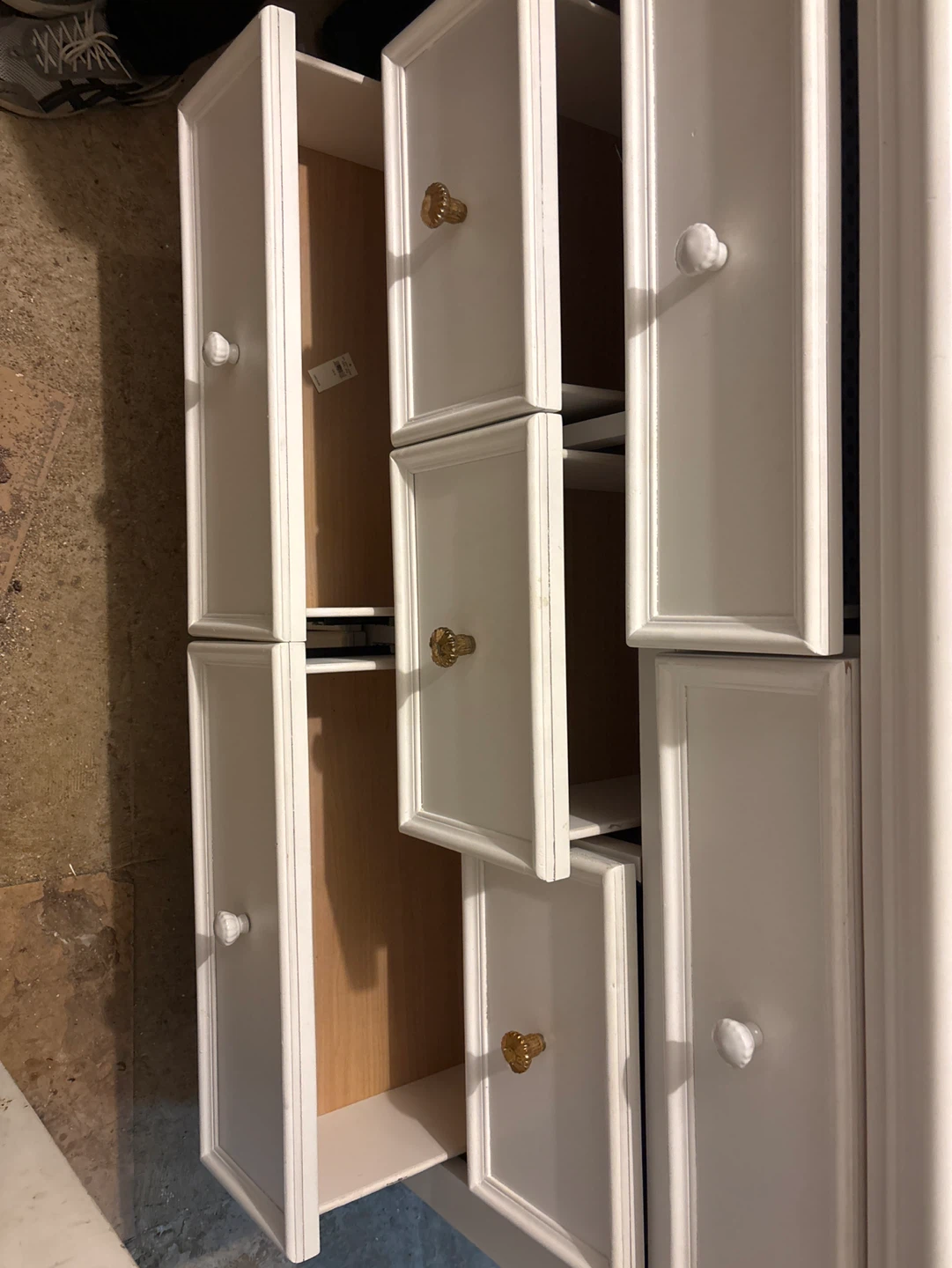 White 9-Drawer Dresser - photo 3