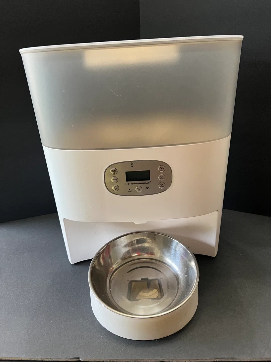 HoneyGuard Automatic Pet Feeder