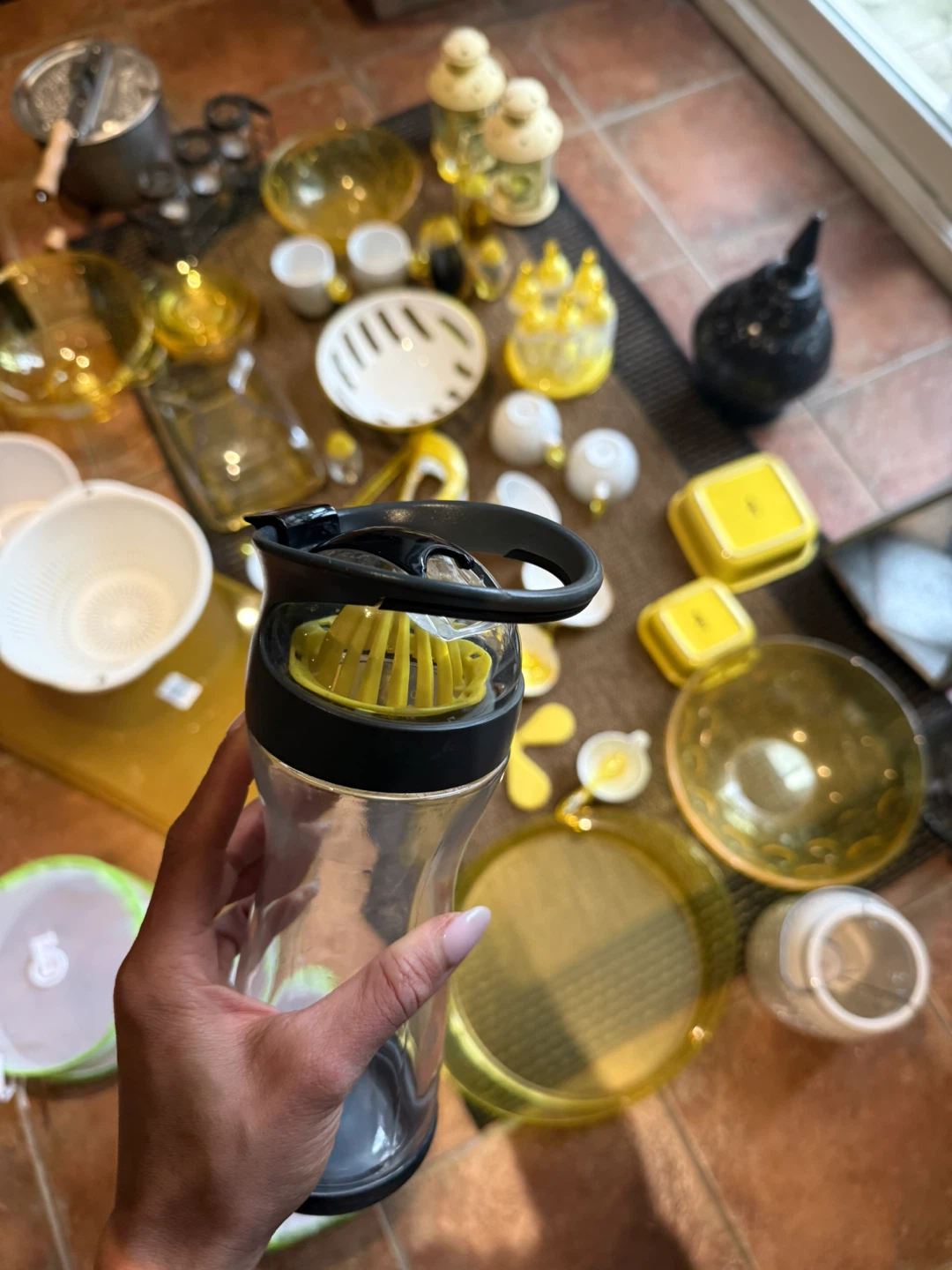 Guzzini Yellow Acrylic Serving full Set with more - photo 4