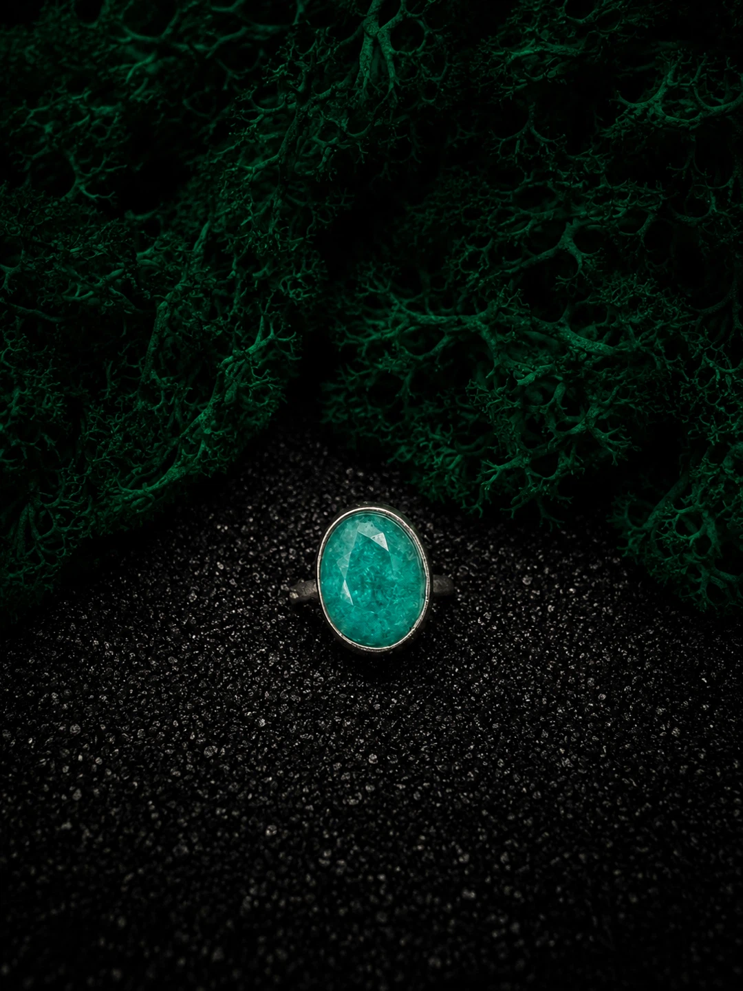 Oval Cut Emerald Gemstone Ring