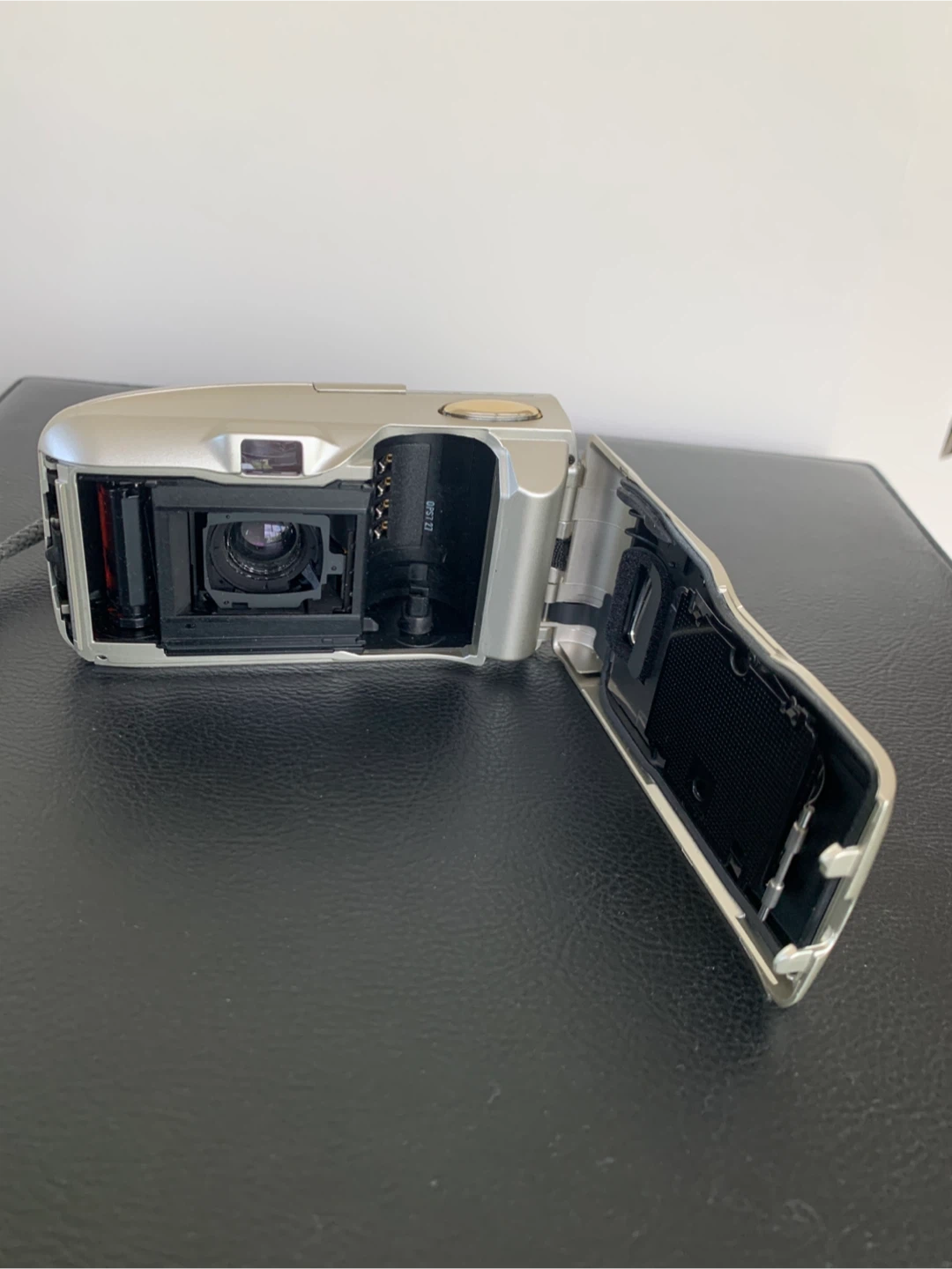 Olympus Stylus Epic Quartzdate All-Weather Point & Shoot Camera - photo 5