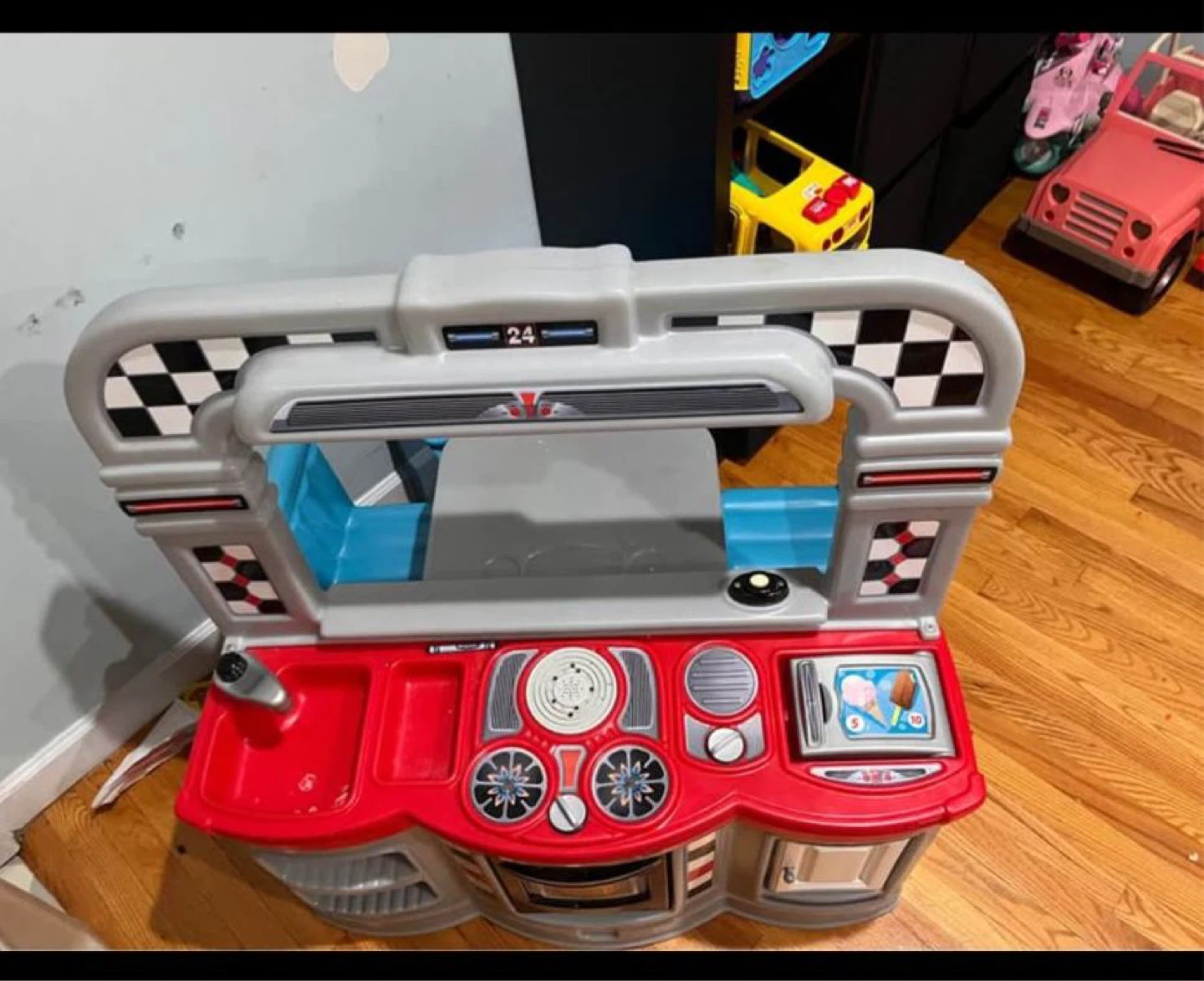Step2 Kid's Kitchen Play Set