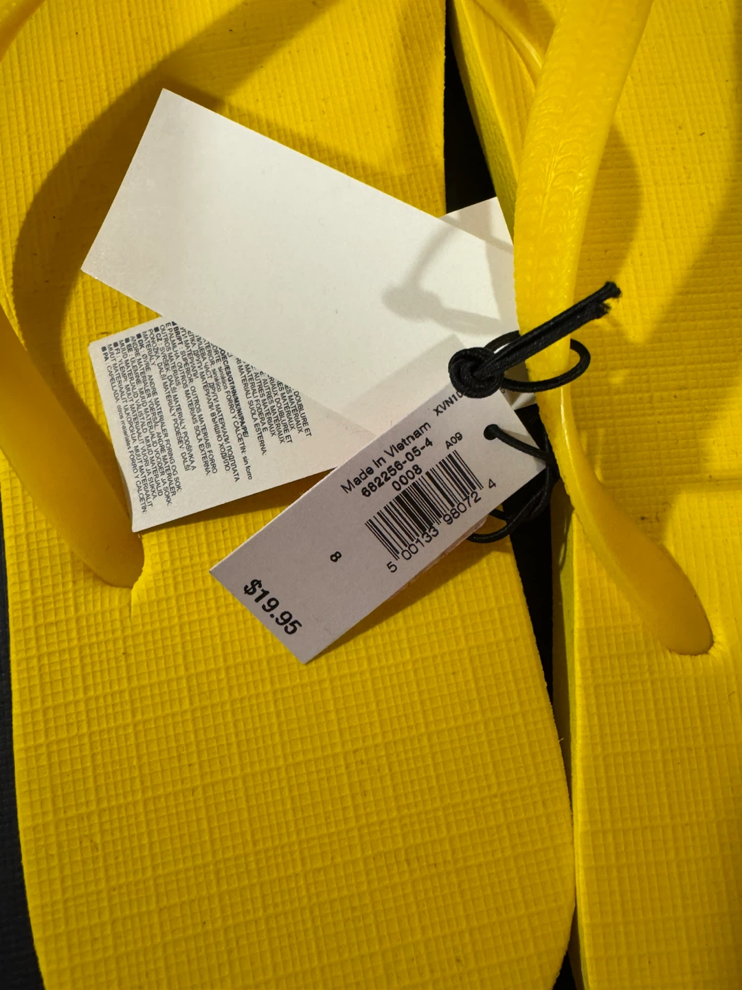 Brand New Gap Yellow Flip Flops Size 8 - photo 3