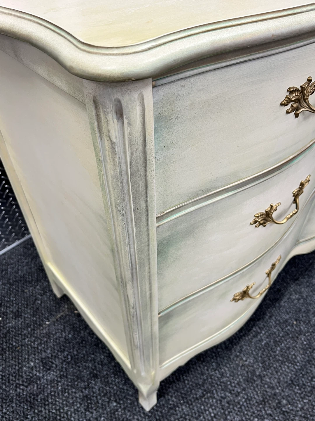 Bassett French Provincial Dresser - photo 5