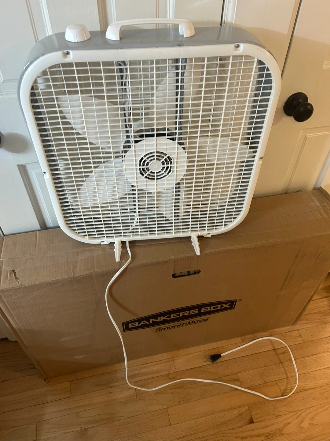 Lasko box fan, indoor or outdoor use - photo 4