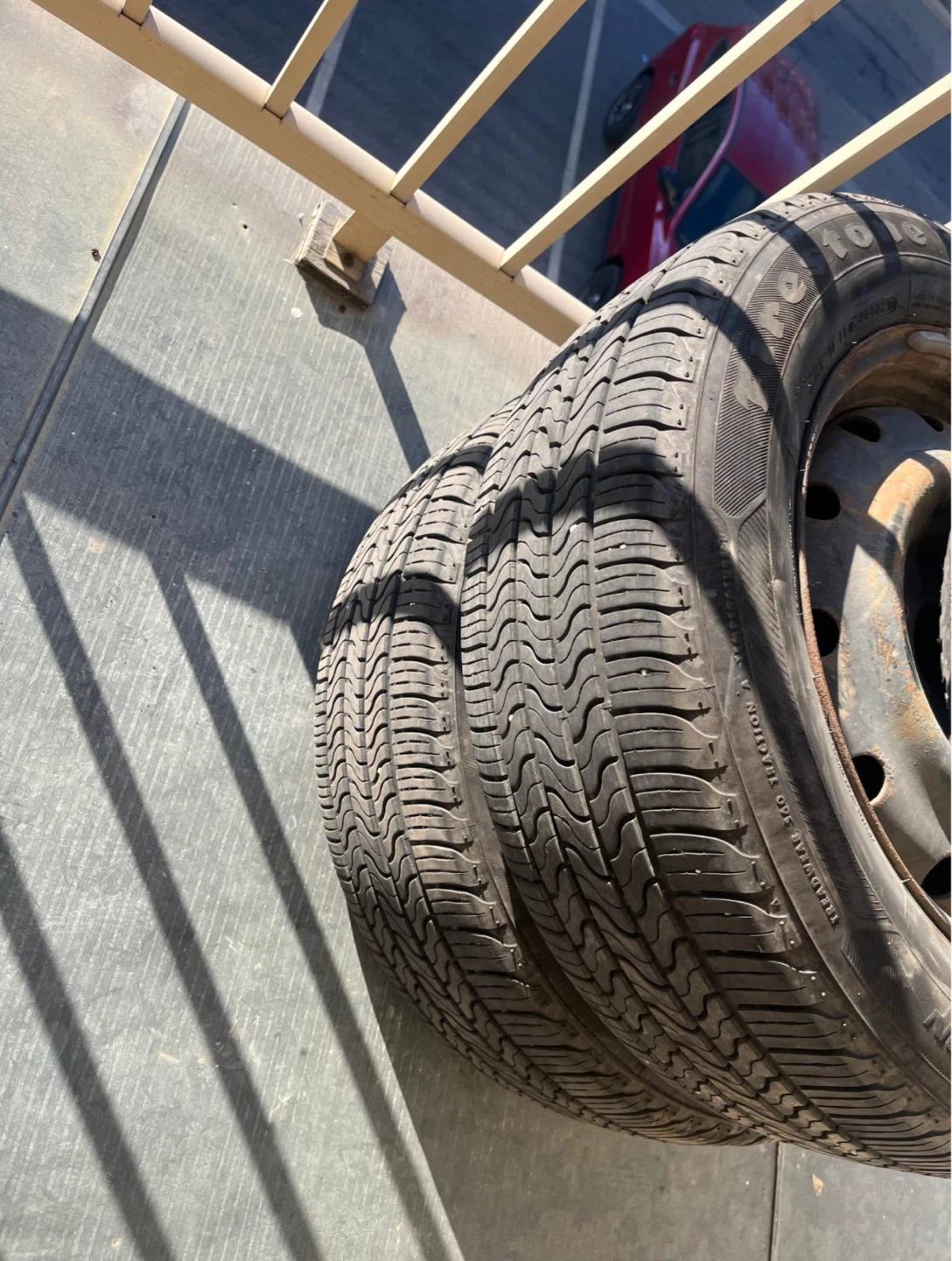 All season Set of 3(three)used tires (215 60 R16) - photo 4
