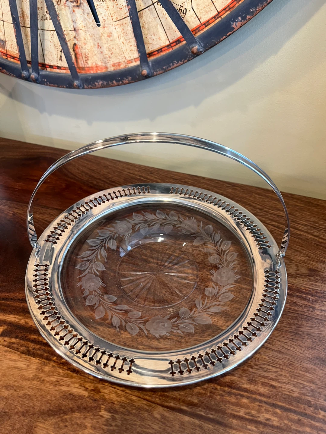 Vintage Silver Plated and Etched Glass ‘Bride’s Basket’ - photo 2