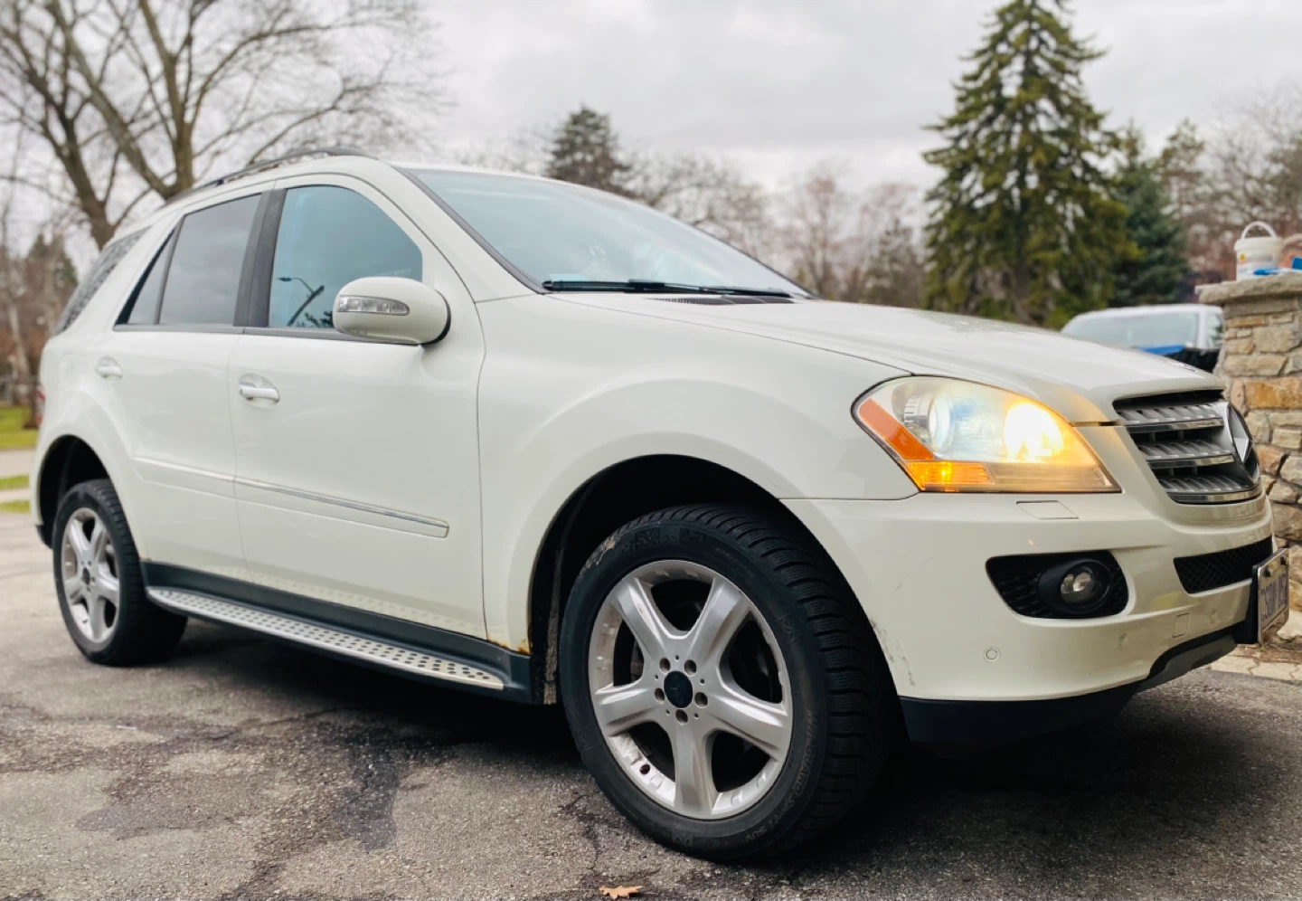 White Mercedes-Benz ML 320 CDI 4MATIC SUV - photo 3